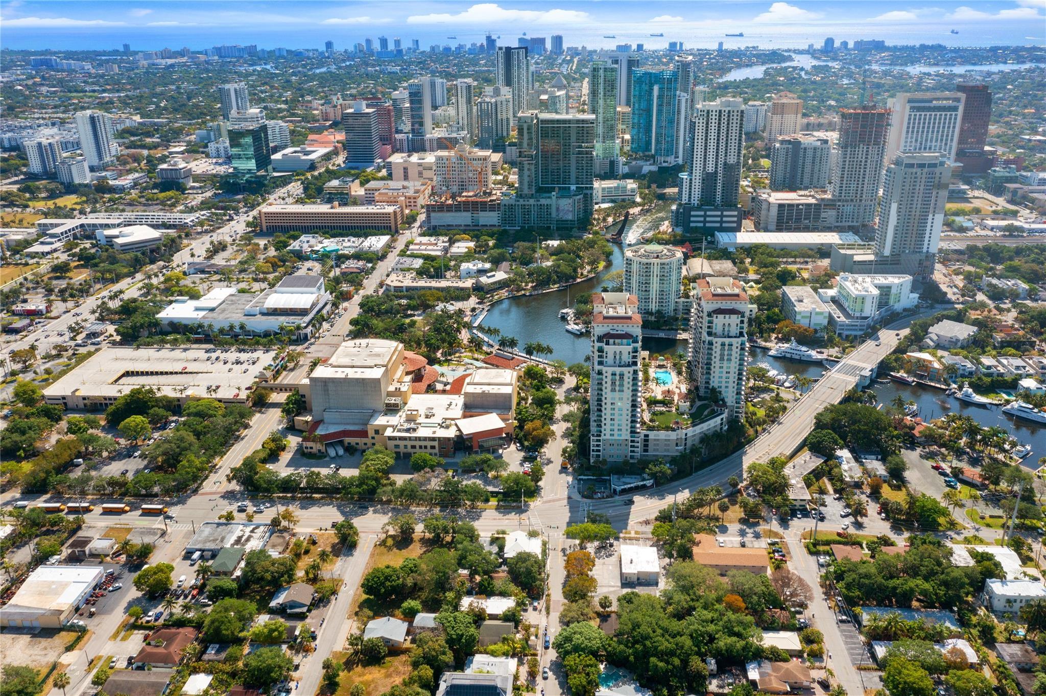 711 W Las Olas Property Photo 8