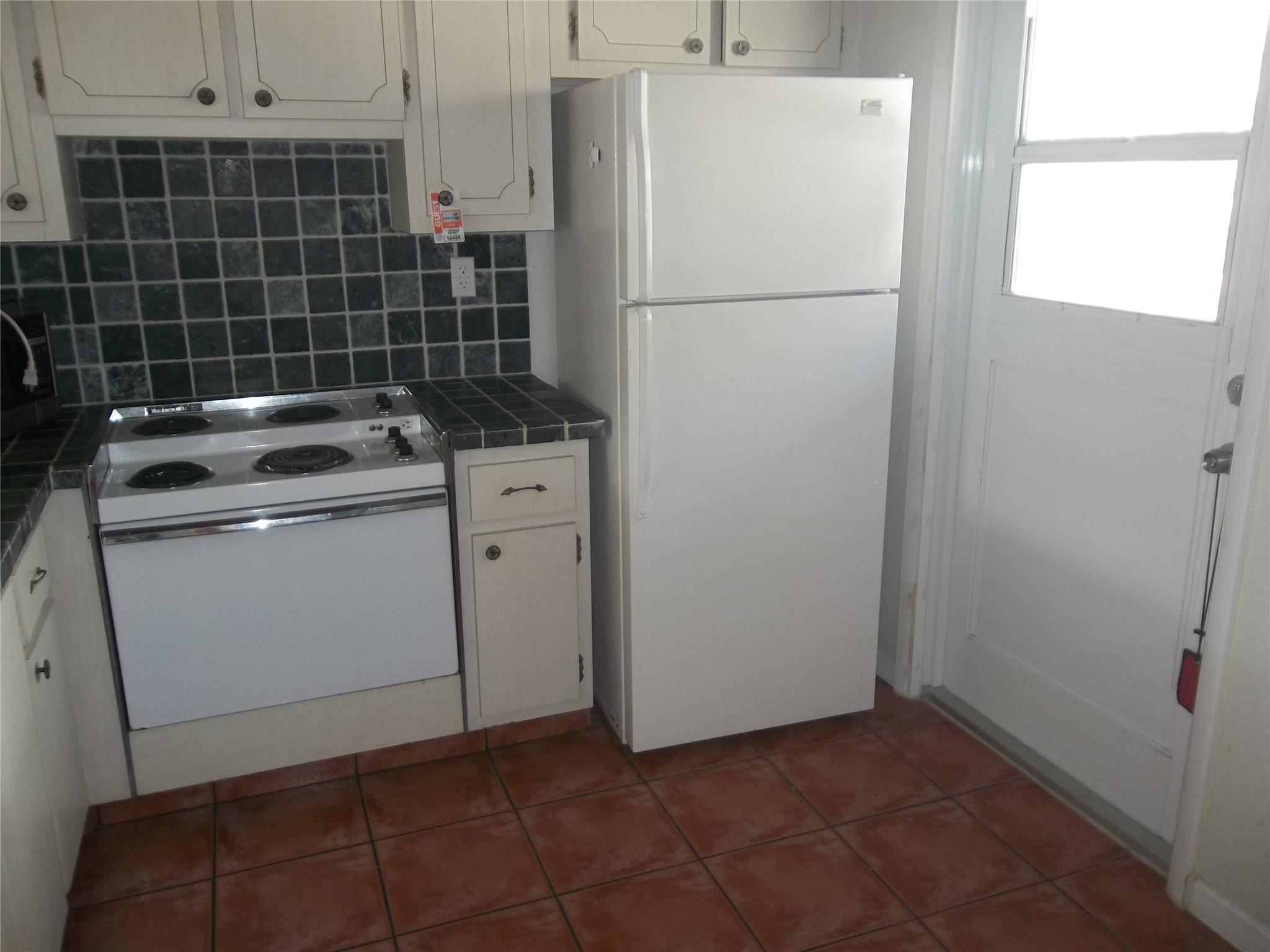 1893 S Ocean Drive 302 Property Photo 3