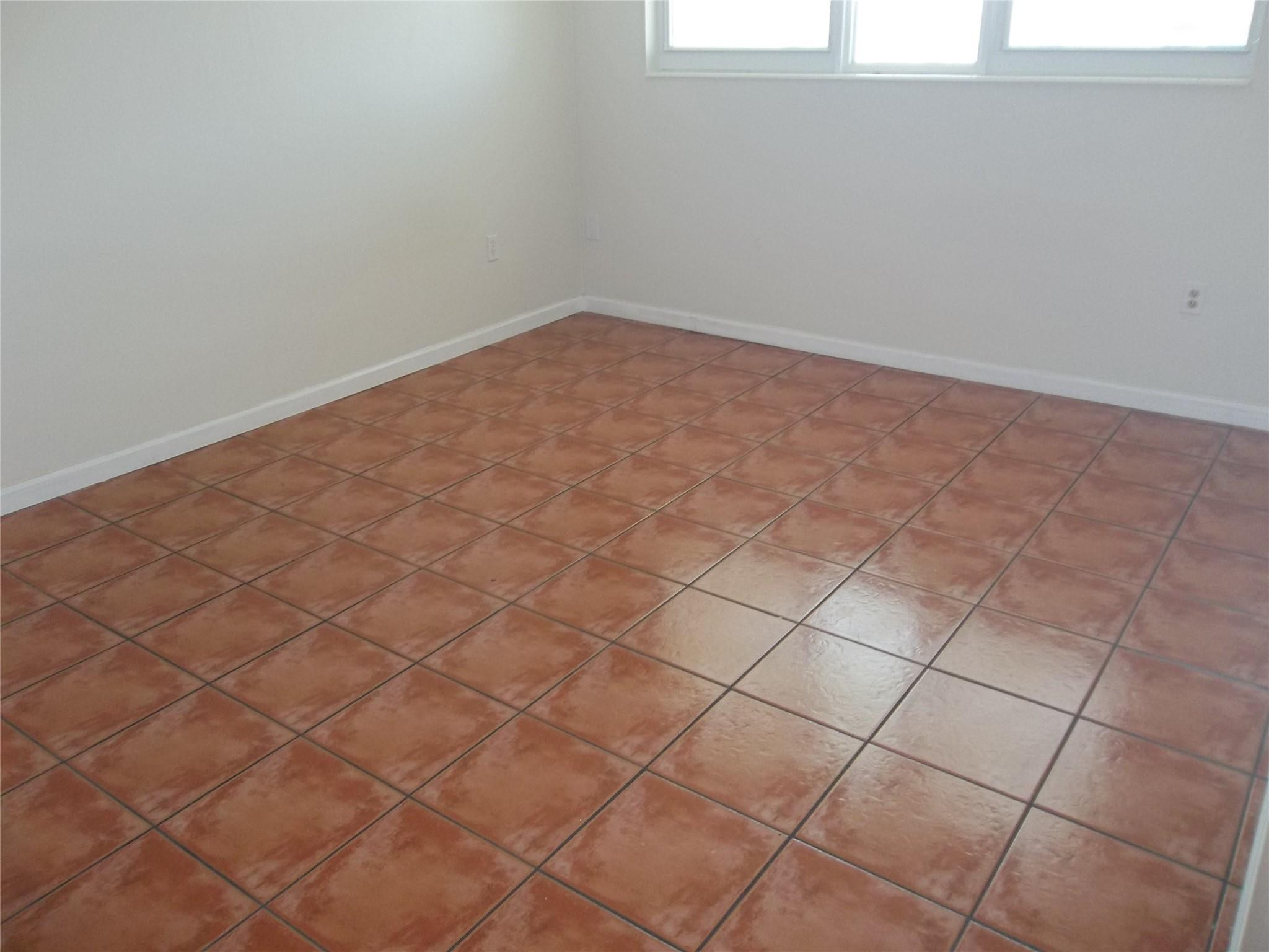 1893 S Ocean Drive 302 Property Photo 4