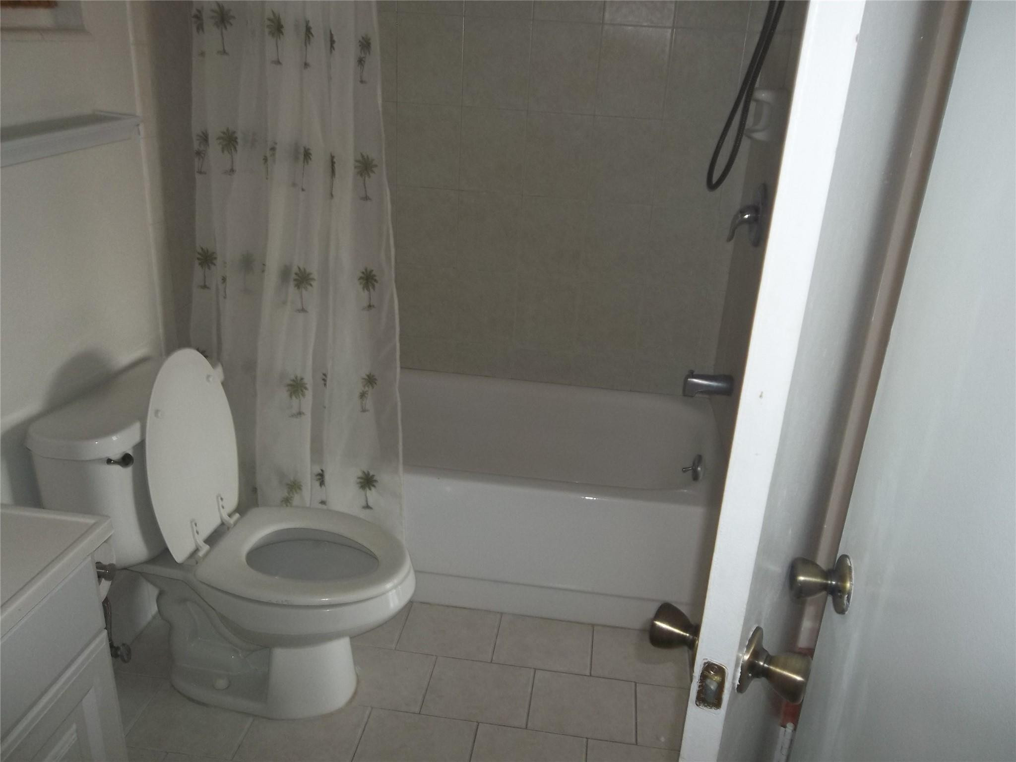 1893 S Ocean Drive 302 Property Photo 6
