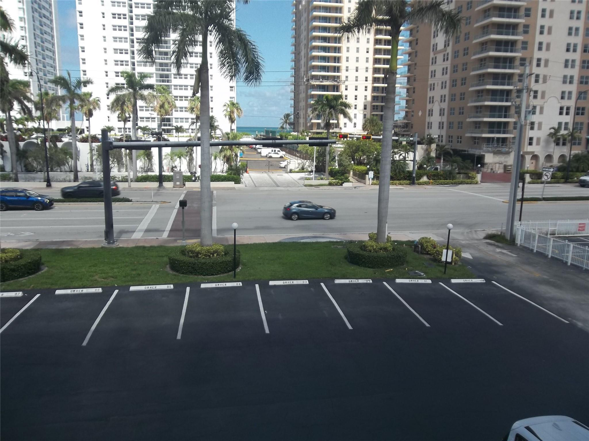 1893 S Ocean Drive 302 Property Photo 11