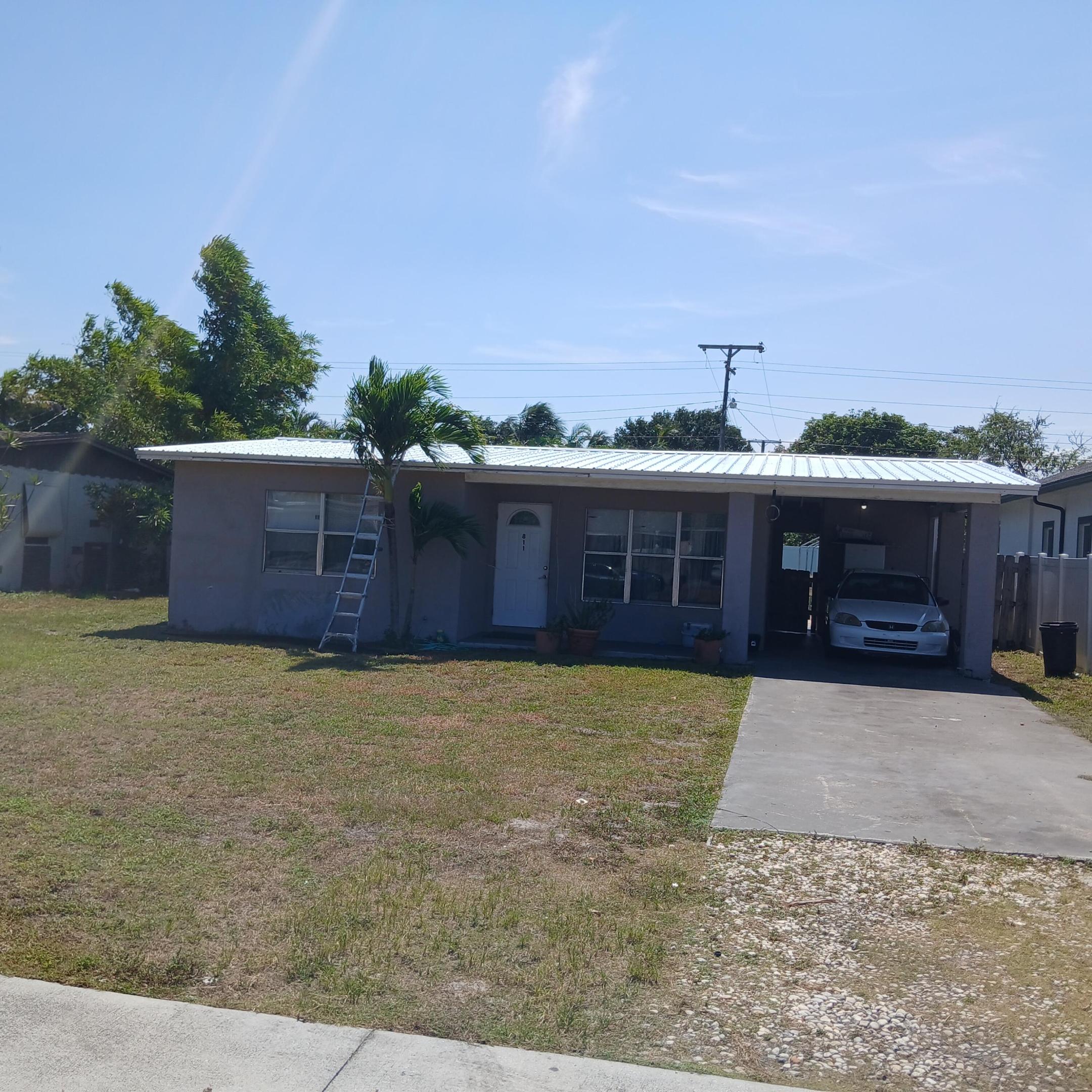 811 S Broadway Property Photo 2