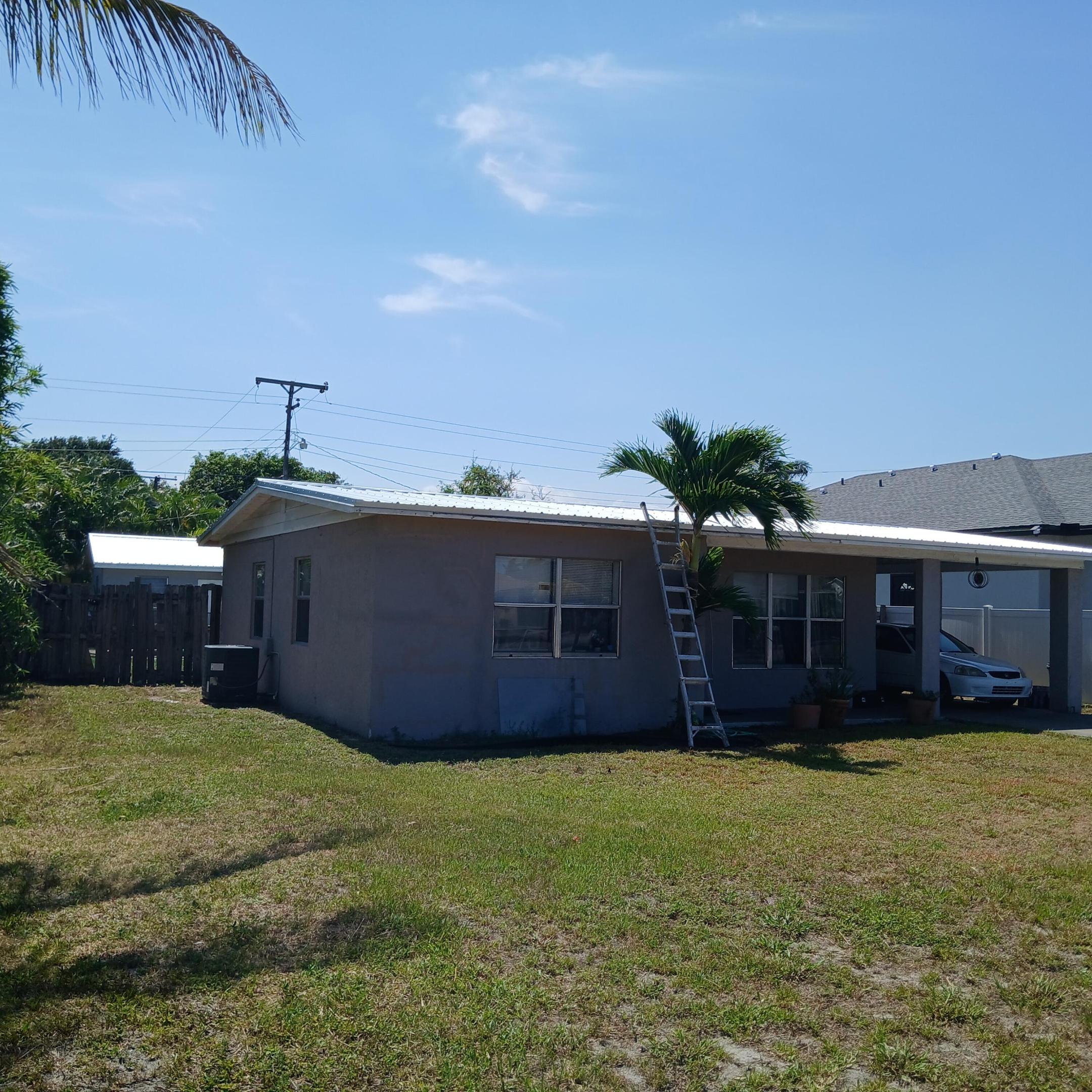 811 S Broadway Property Photo 3