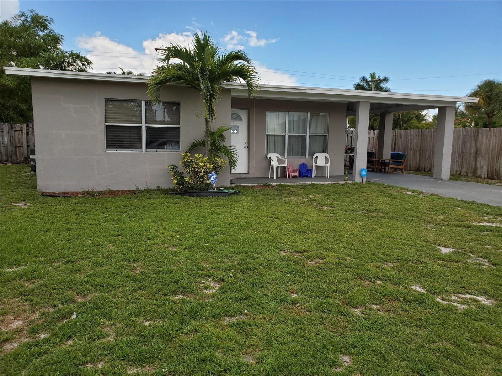 811 S Broadway Property Photo 4