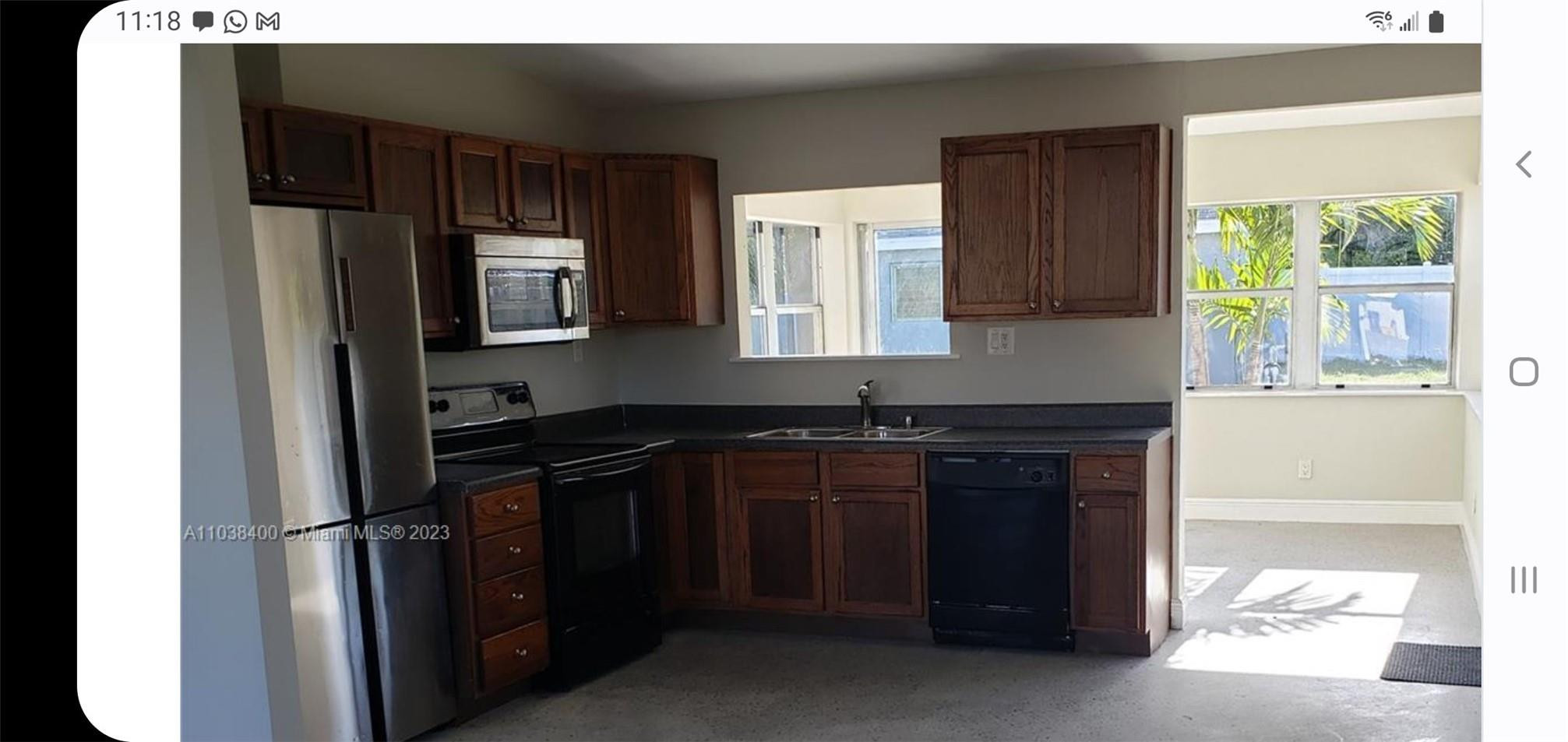 811 S Broadway Property Photo 13