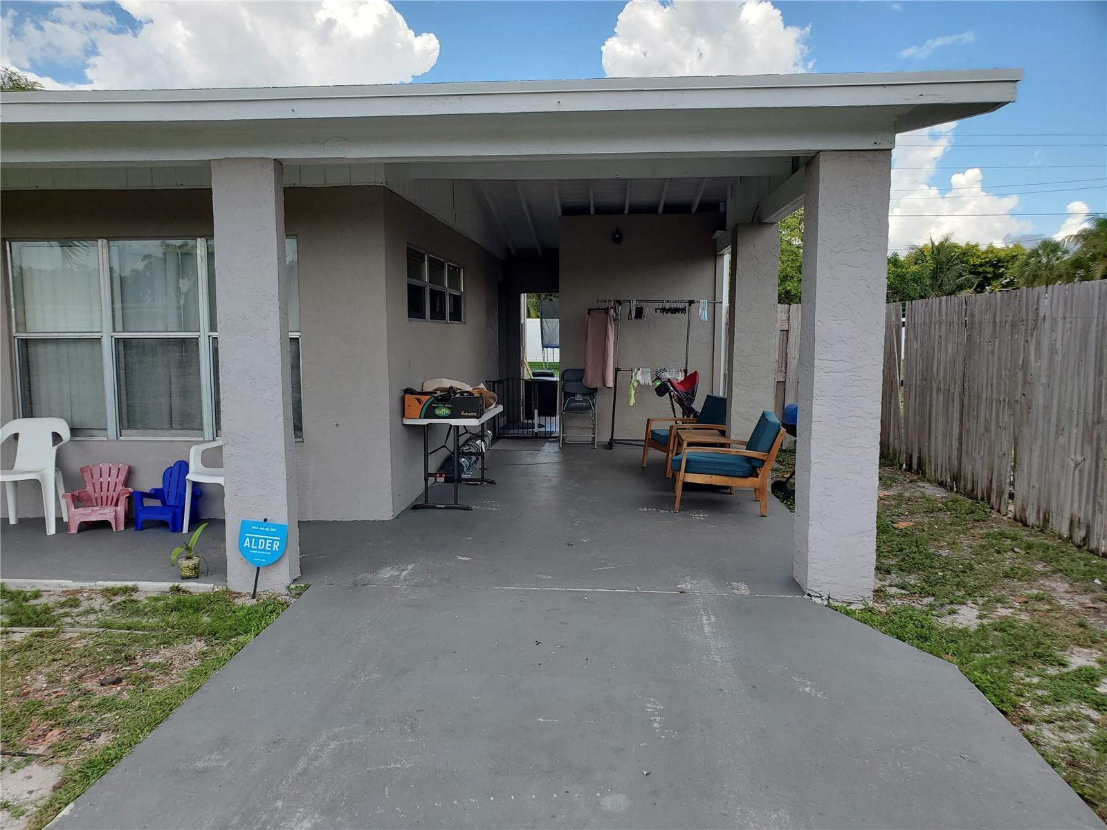 811 S Broadway Property Photo 16