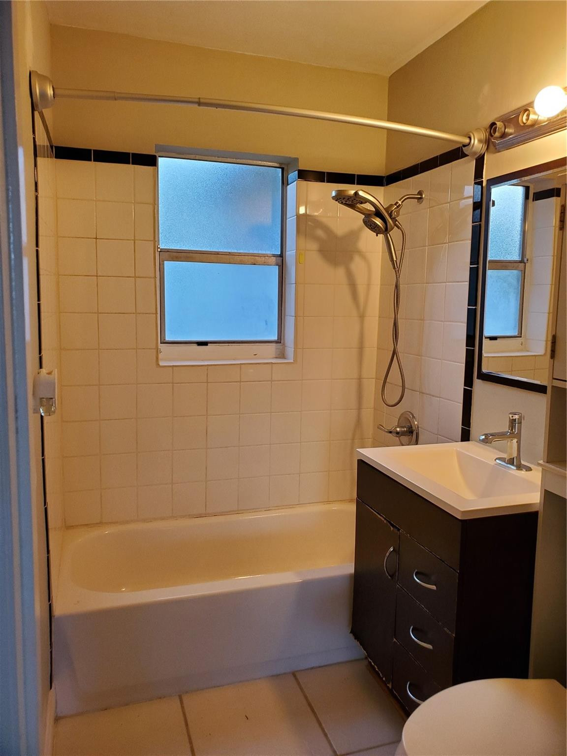 811 S Broadway Property Photo 38