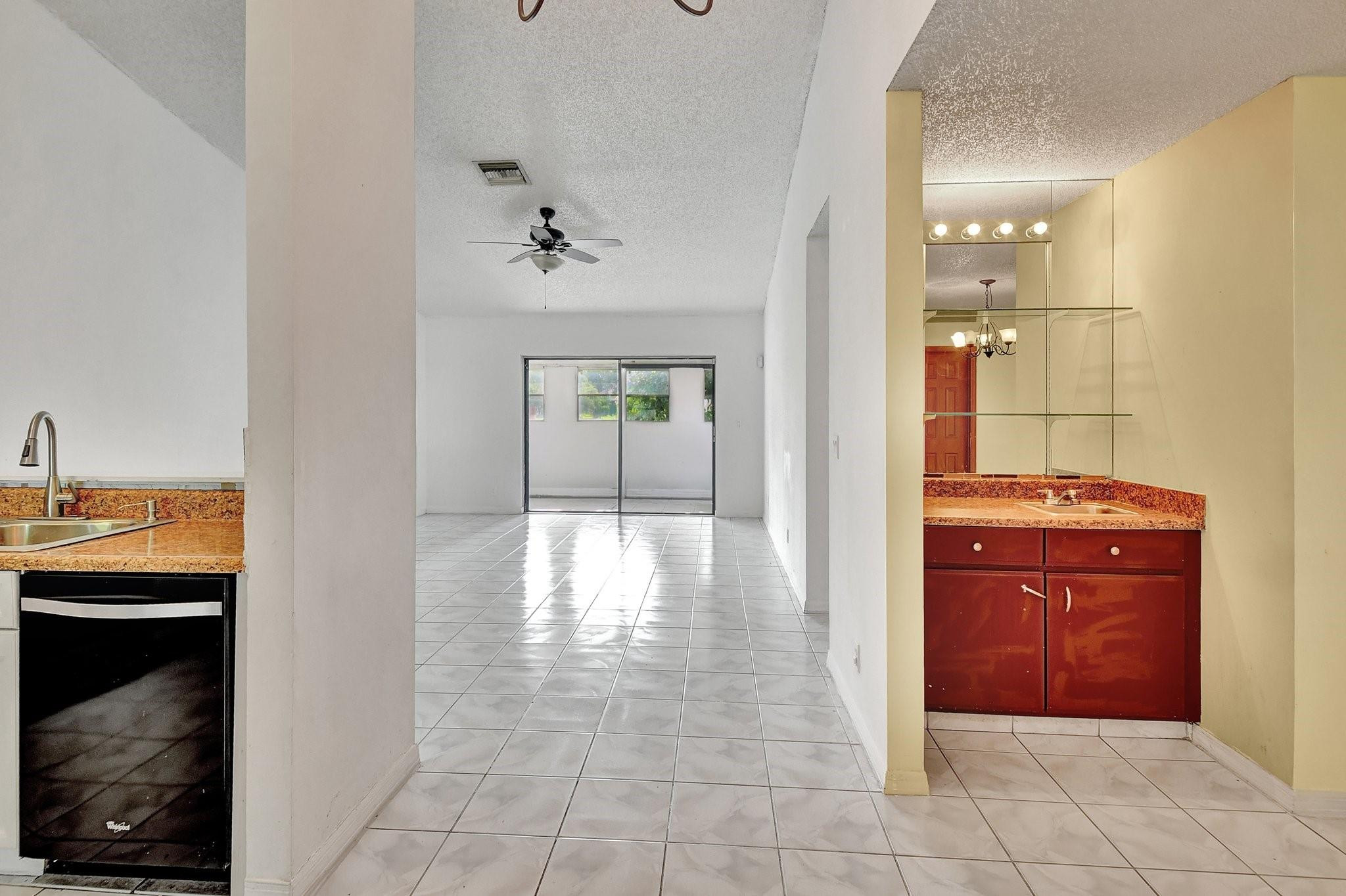 5105 Arbor Glen Circle Property Photo 7