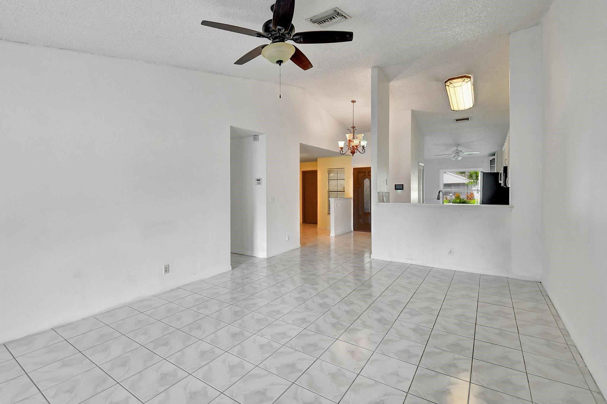 5105 Arbor Glen Circle Property Photo 8