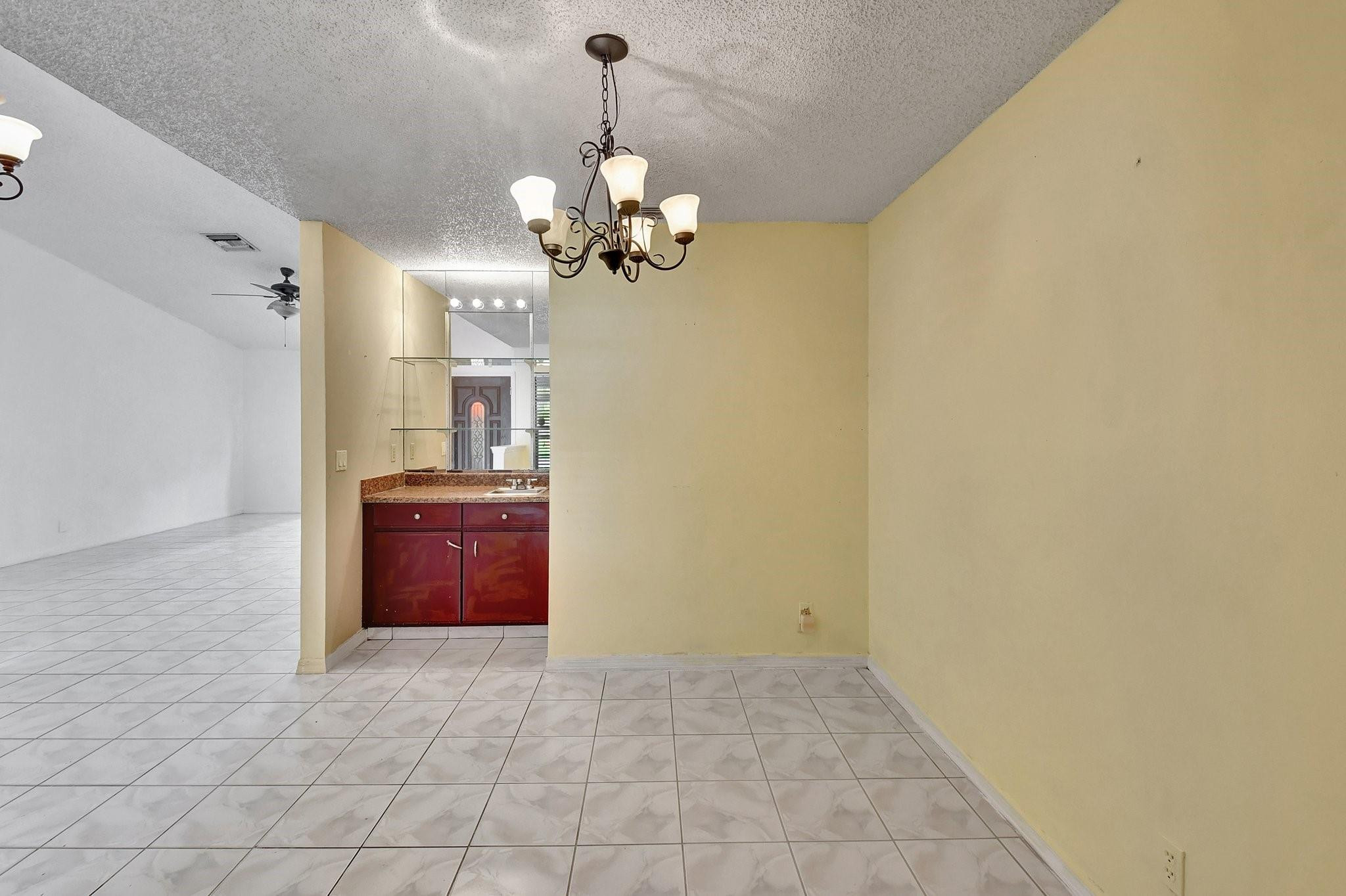 5105 Arbor Glen Circle Property Photo 9