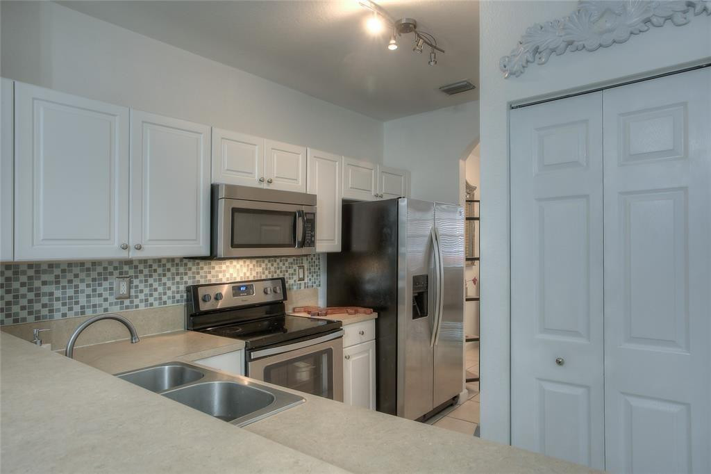 3360 Ne 14th Drive 106-30 Property Photo 5