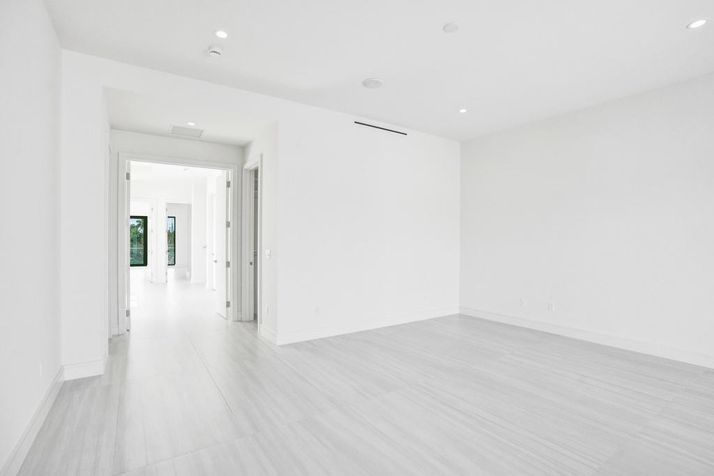 4524 Sea Grape Drive N Property Photo 21