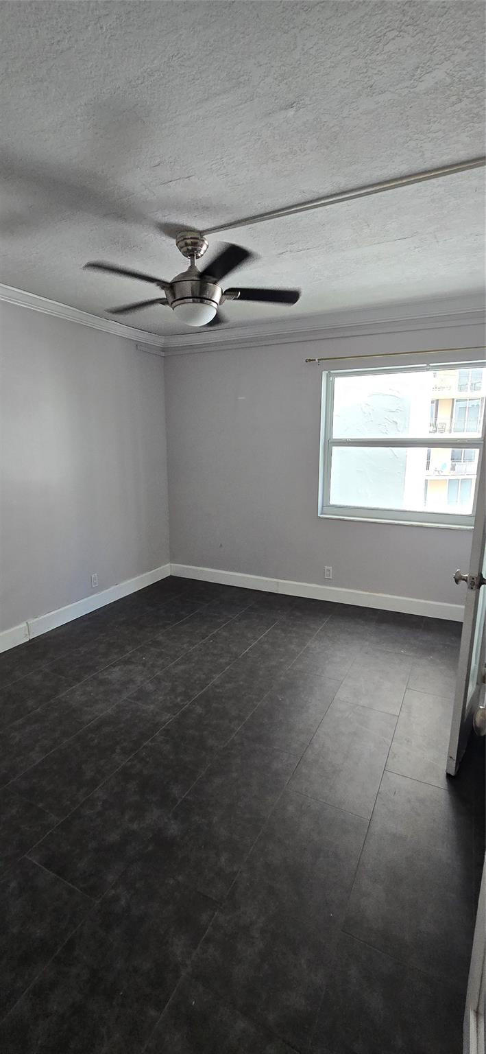 200 S Birch Road 121 Property Photo 8