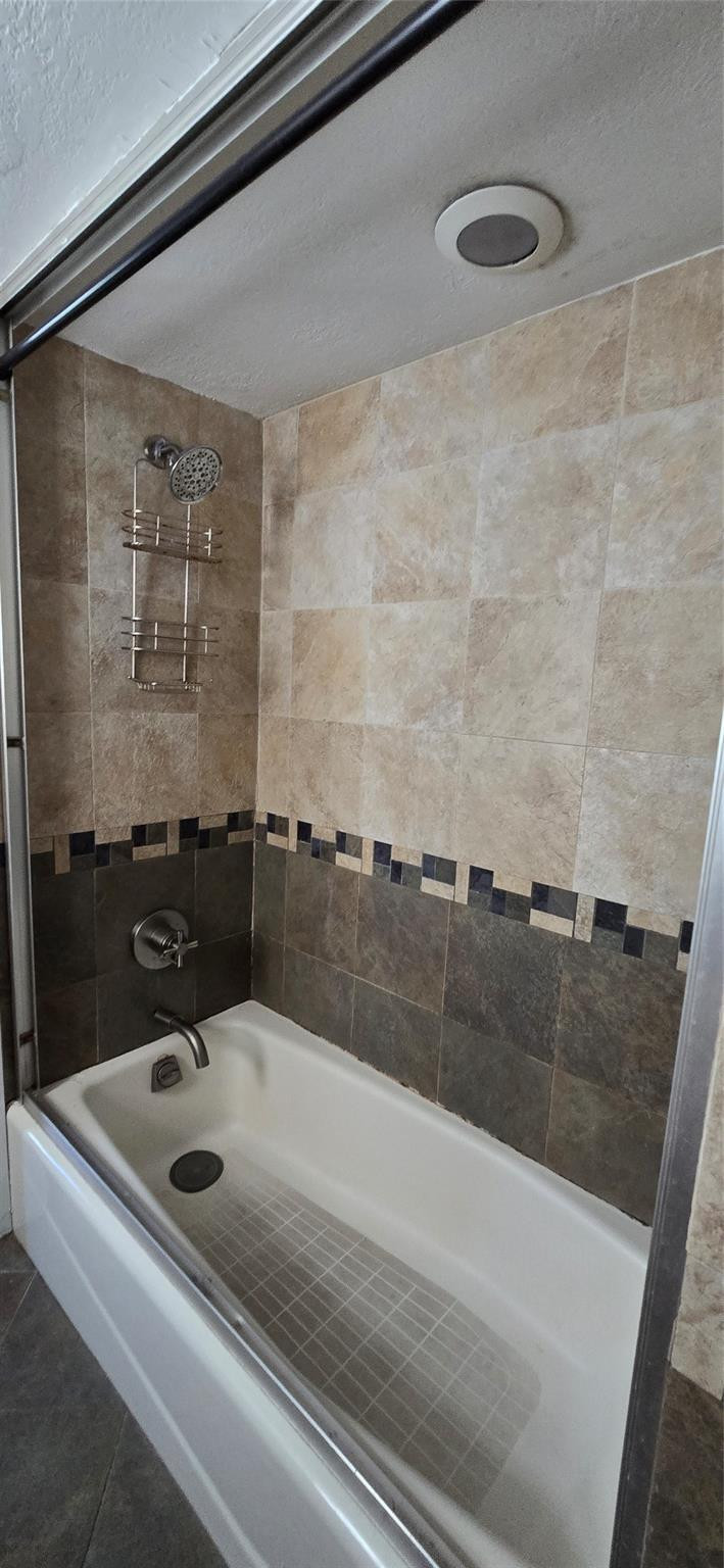 200 S Birch Road 121 Property Photo 10