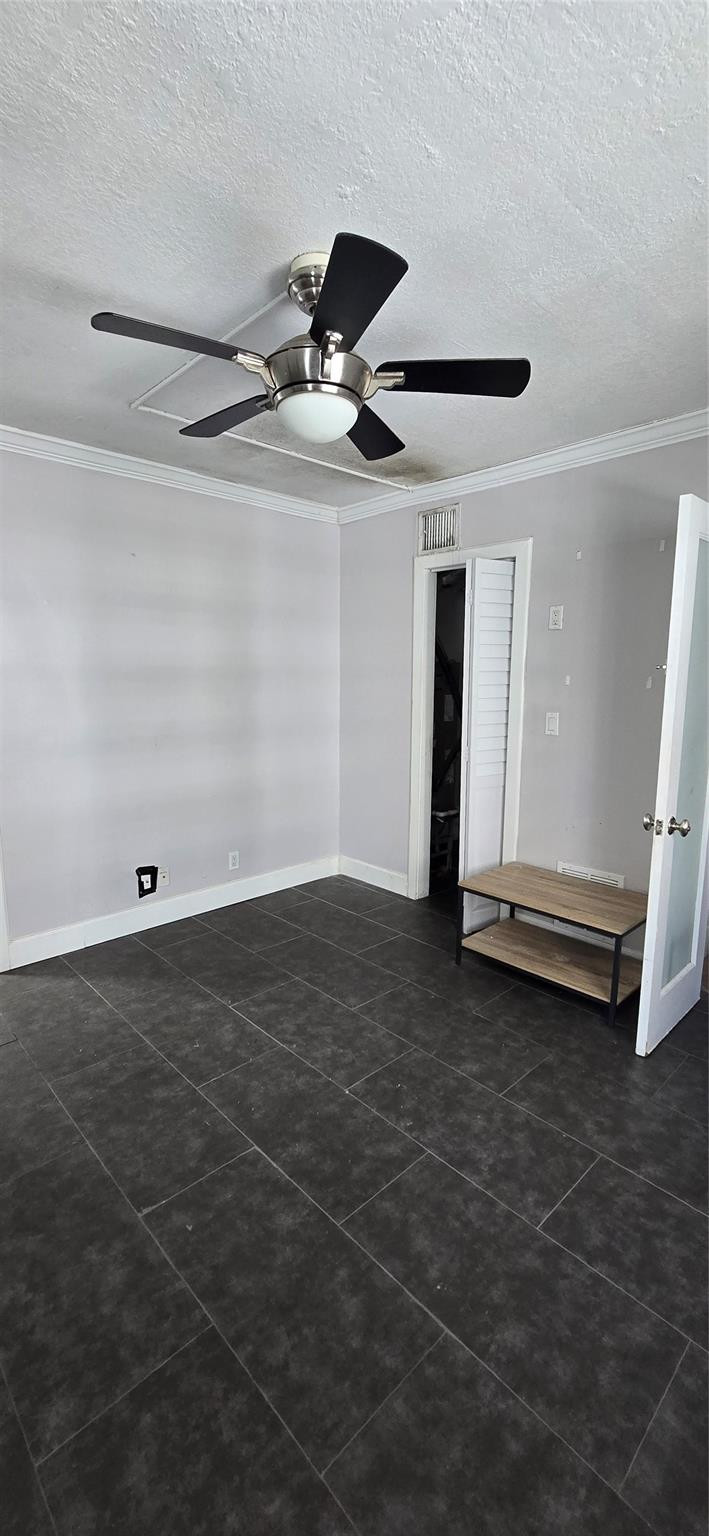 200 S Birch Road 121 Property Photo 11