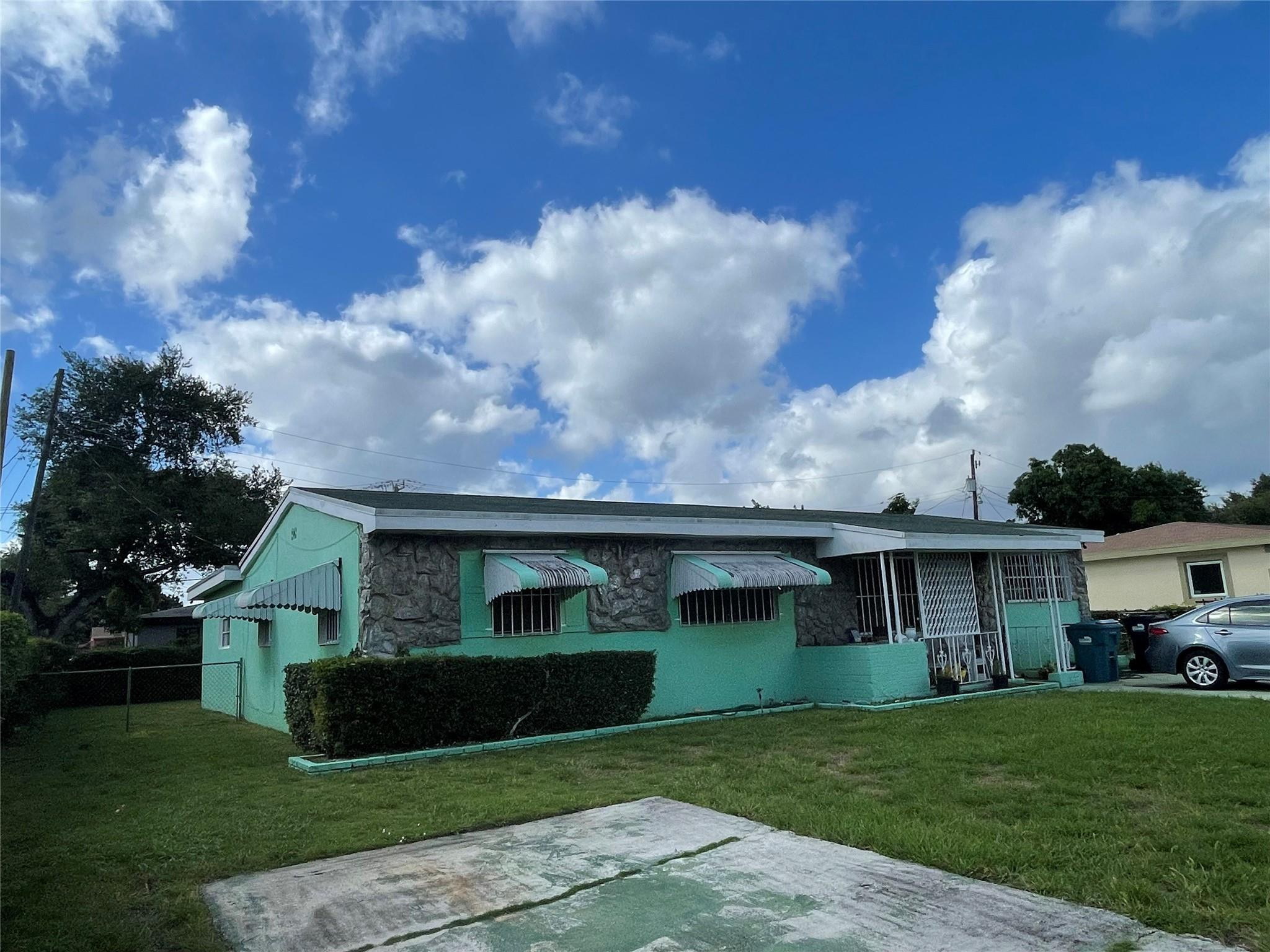 17140 Nw 31st Avenue Property Photo 4