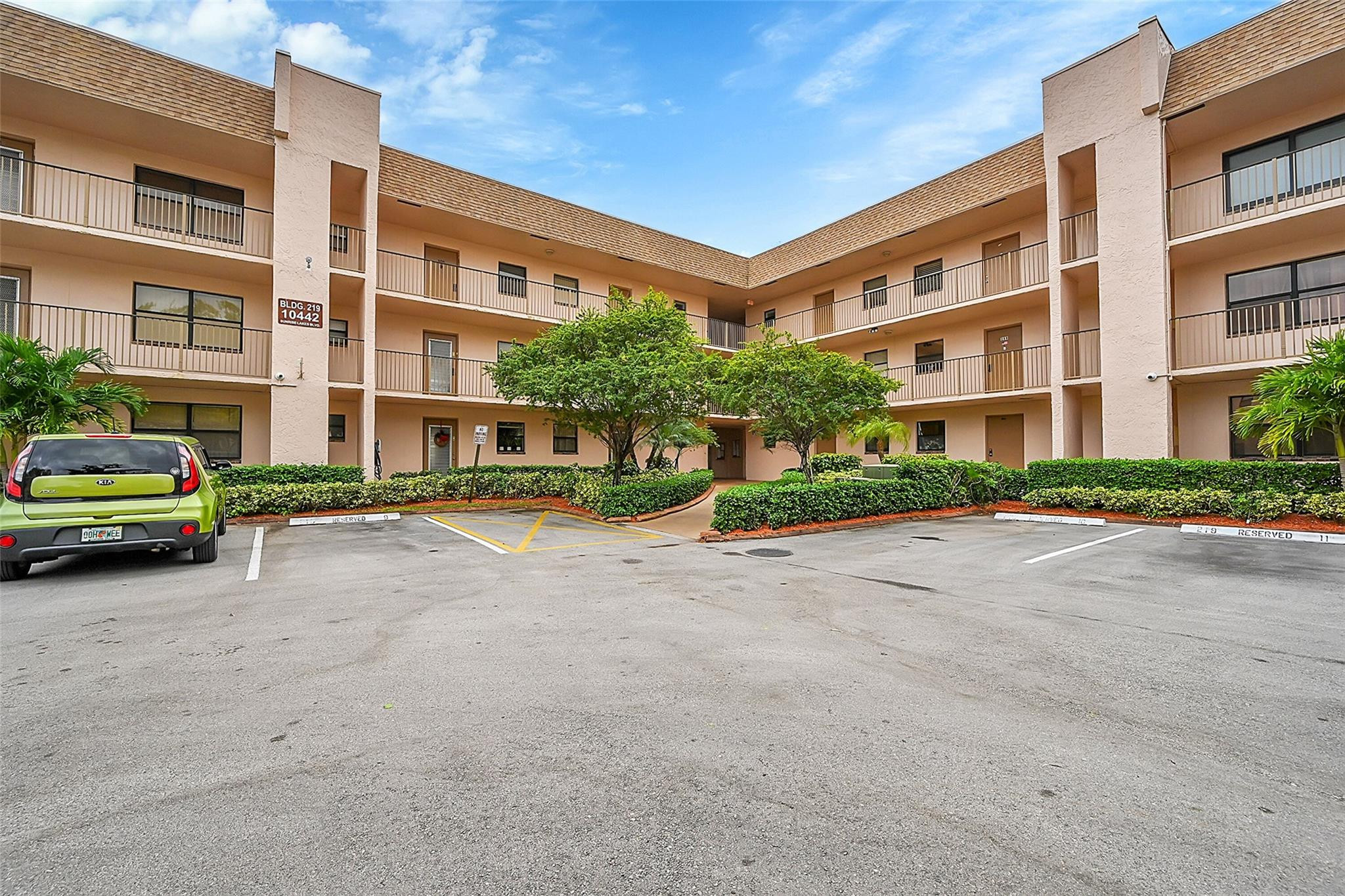 10442 Sunrise Lakes Boulevard 202 Property Photo 15