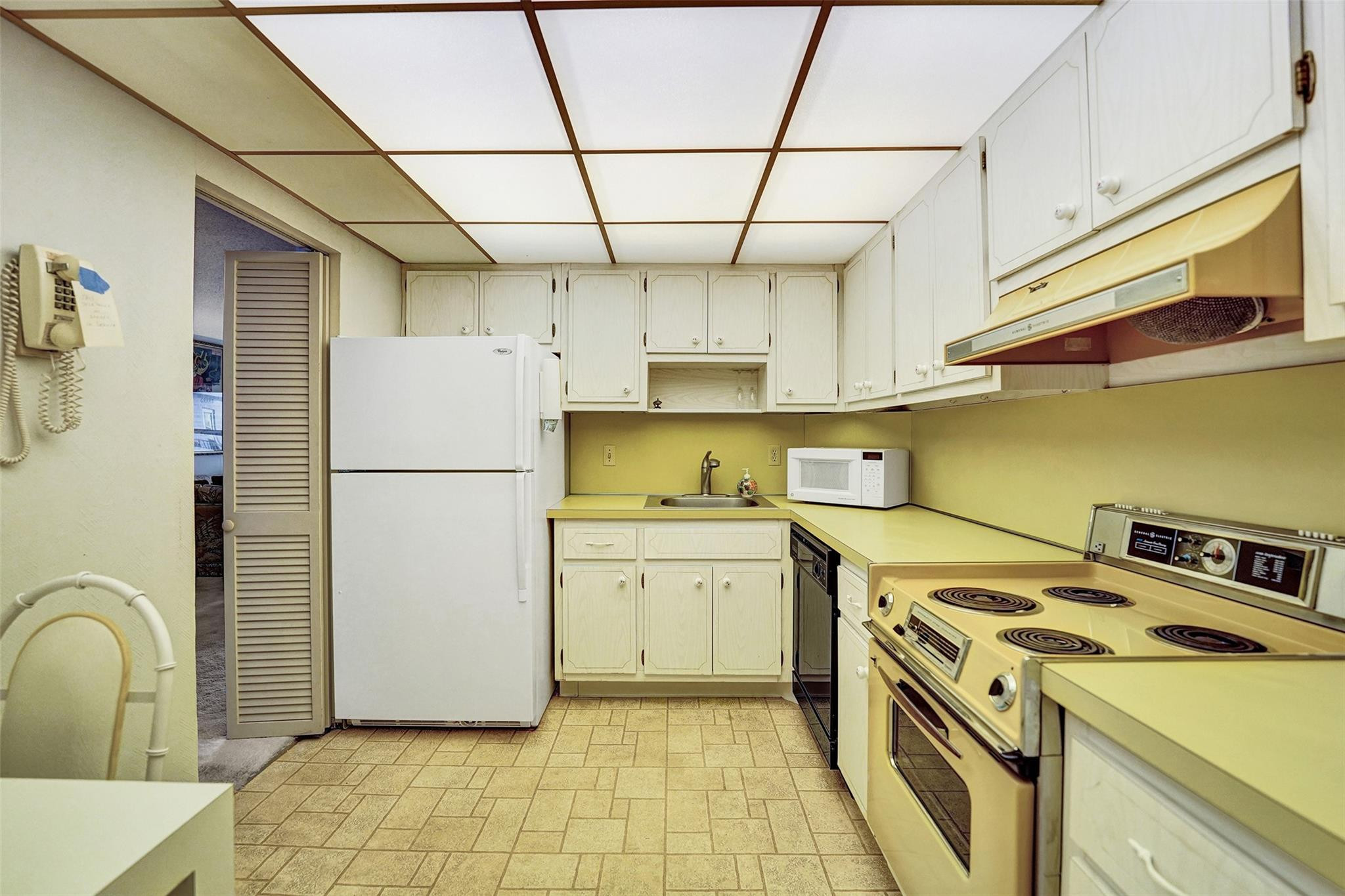 405 N Ocean Boulevard 623 Property Photo 22