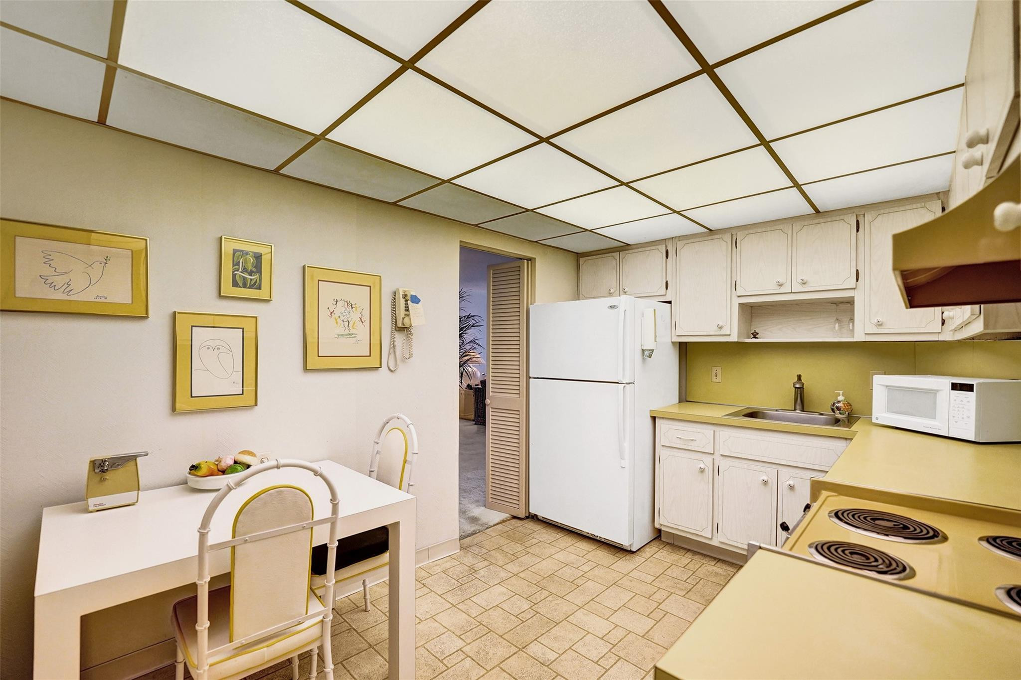 405 N Ocean Boulevard 623 Property Photo 23