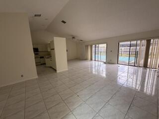 9332 Laurel Green Drive Property Photo 5