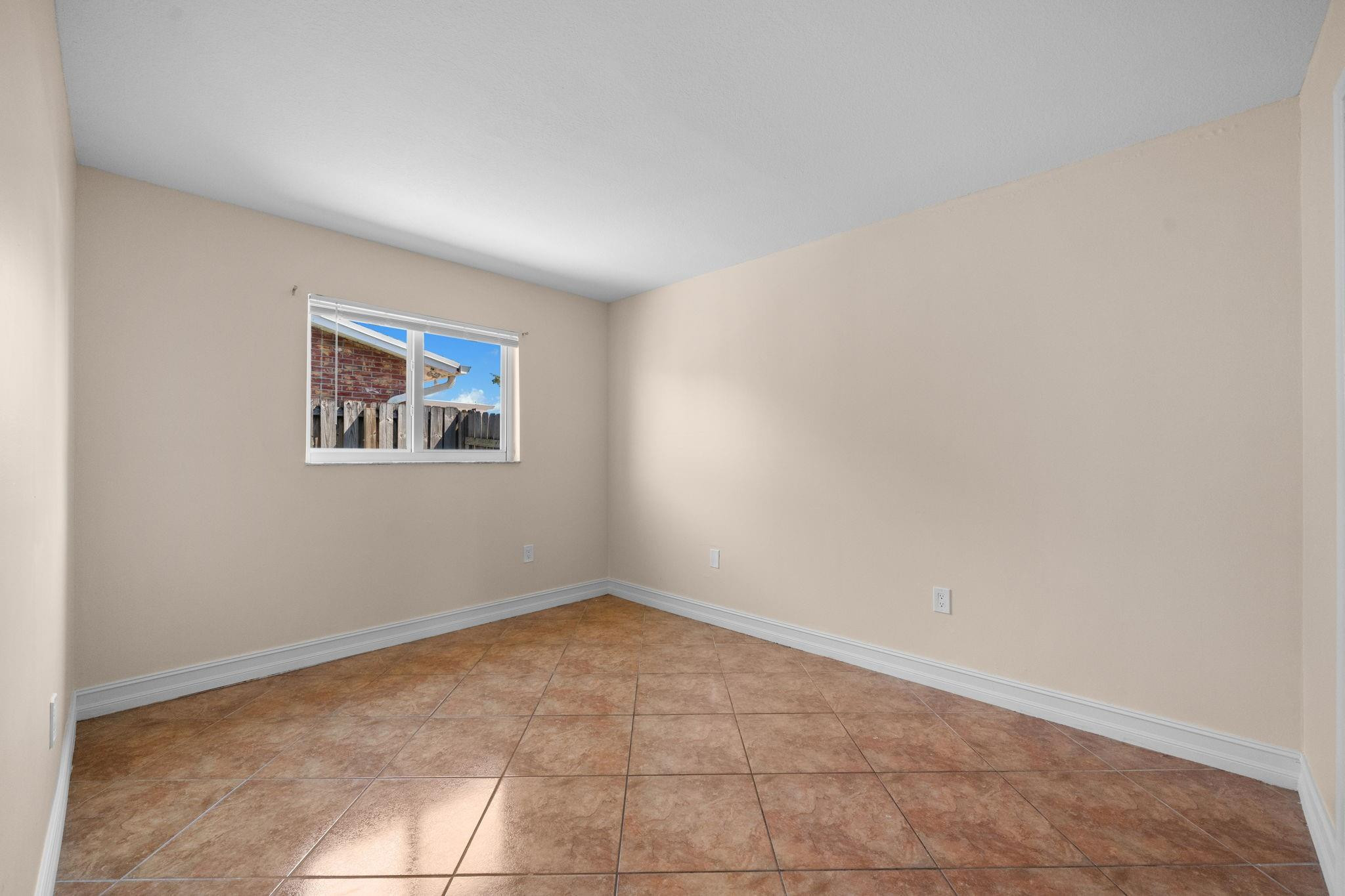 11371 Nw 40th Place Property Photo 15
