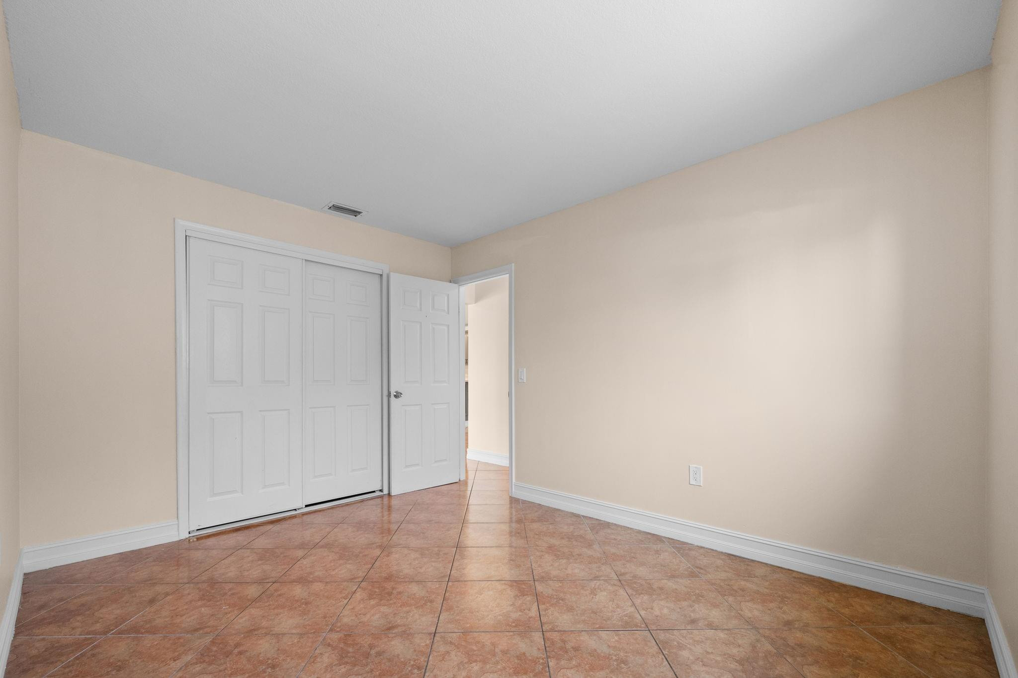 11371 Nw 40th Place Property Photo 16