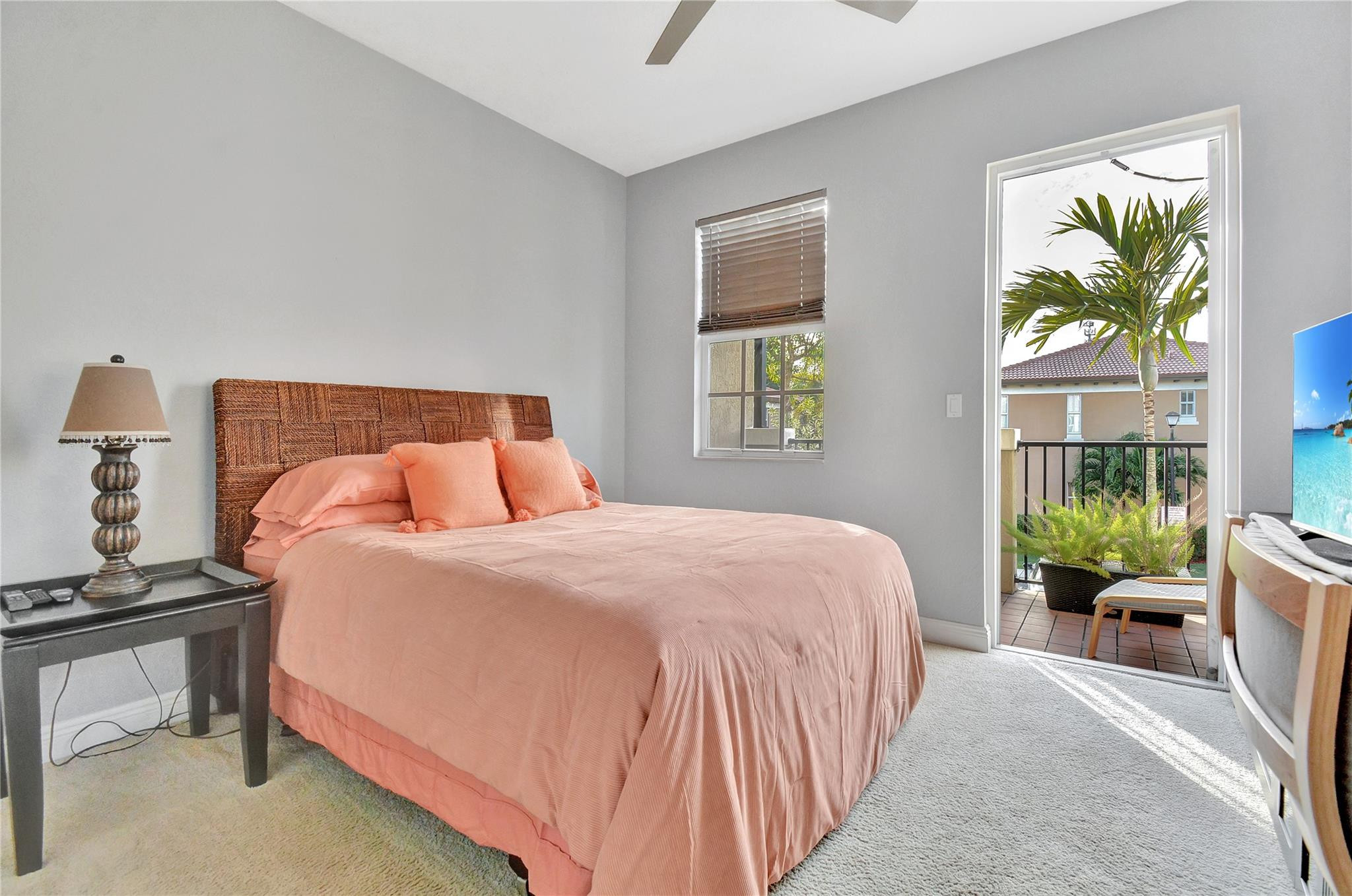 6927 Julia Gardens Drive Property Photo 14