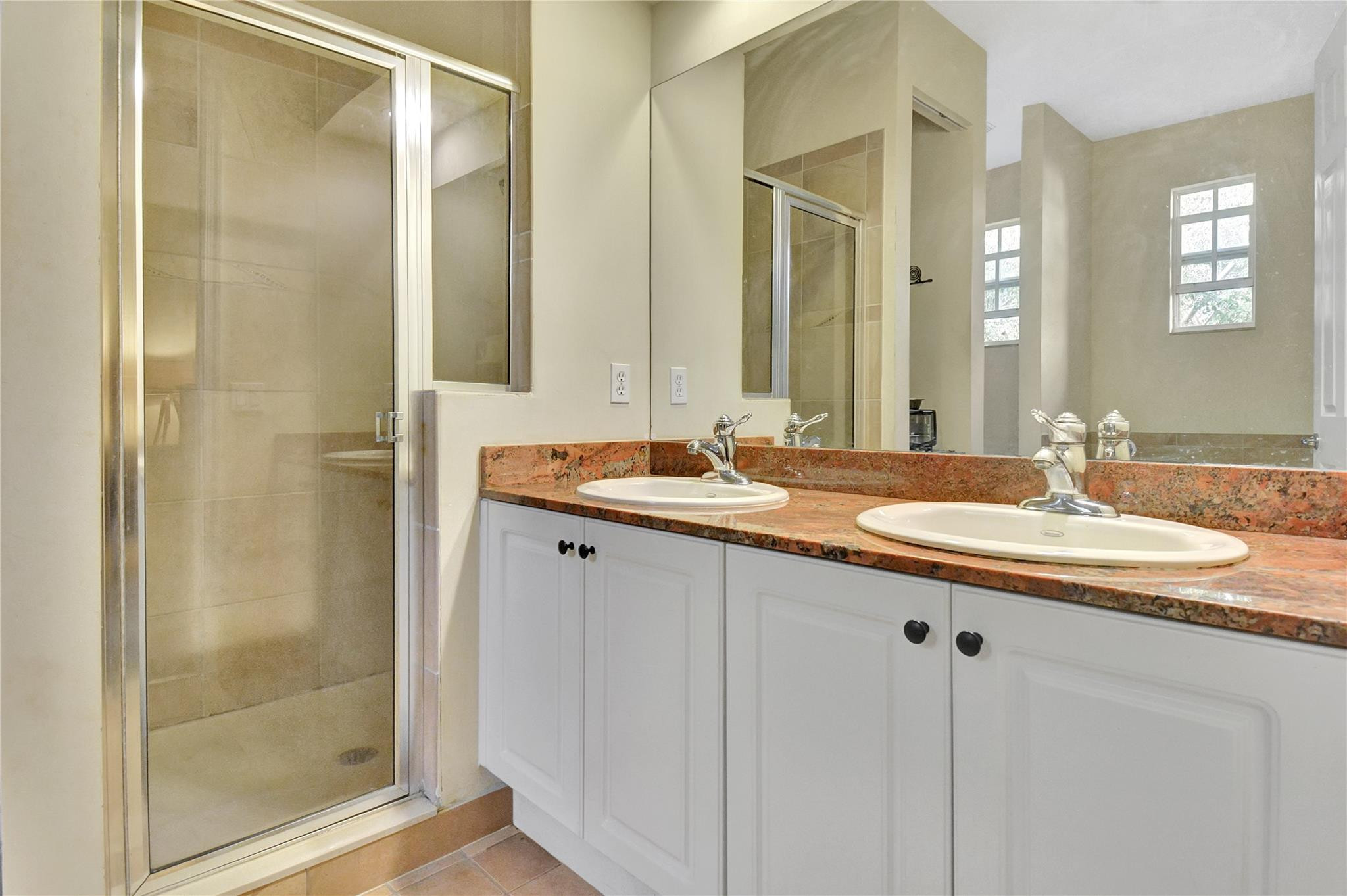 6927 Julia Gardens Drive Property Photo 25