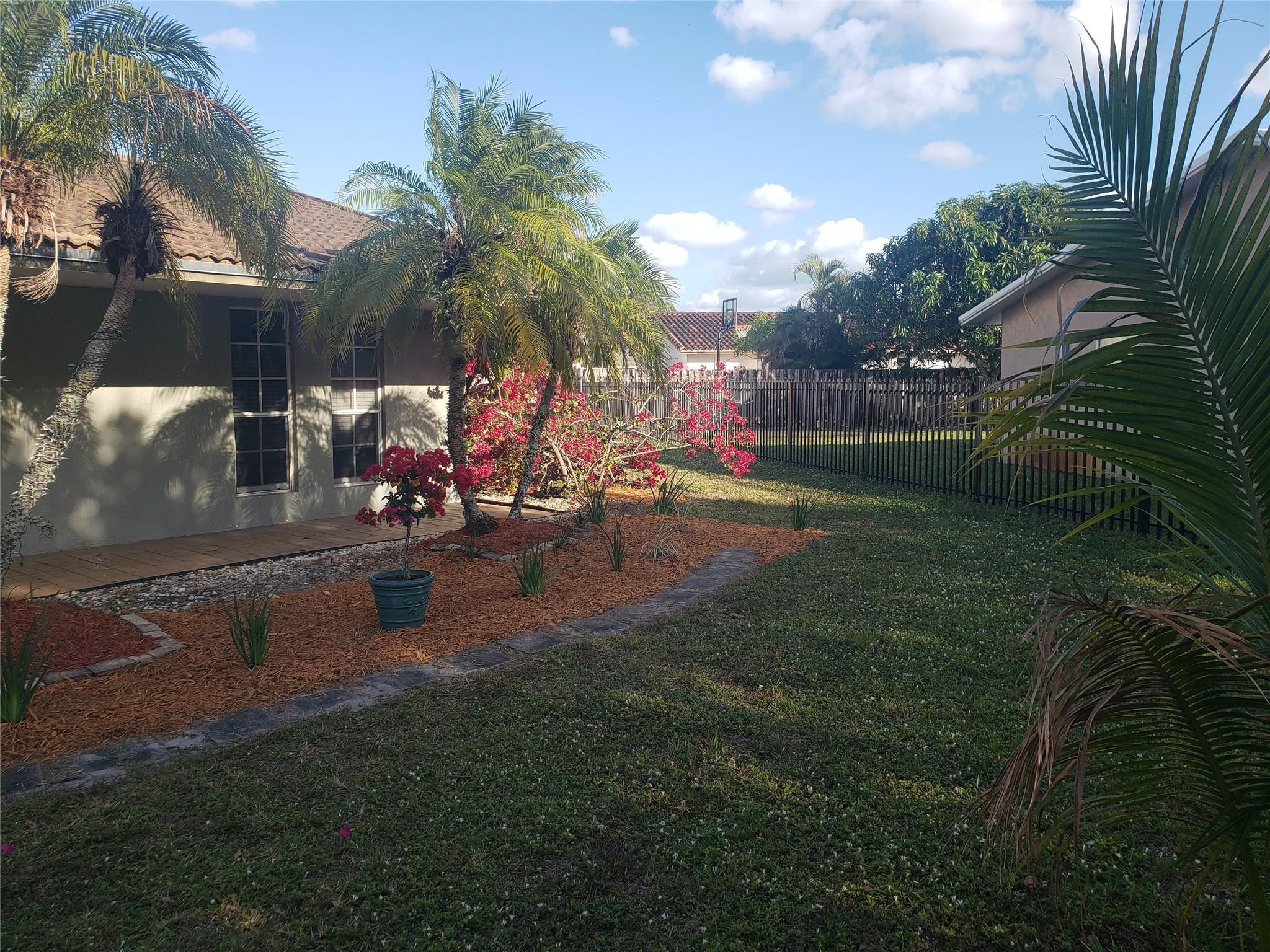 19421 Nw 18th Court Property Photo 45