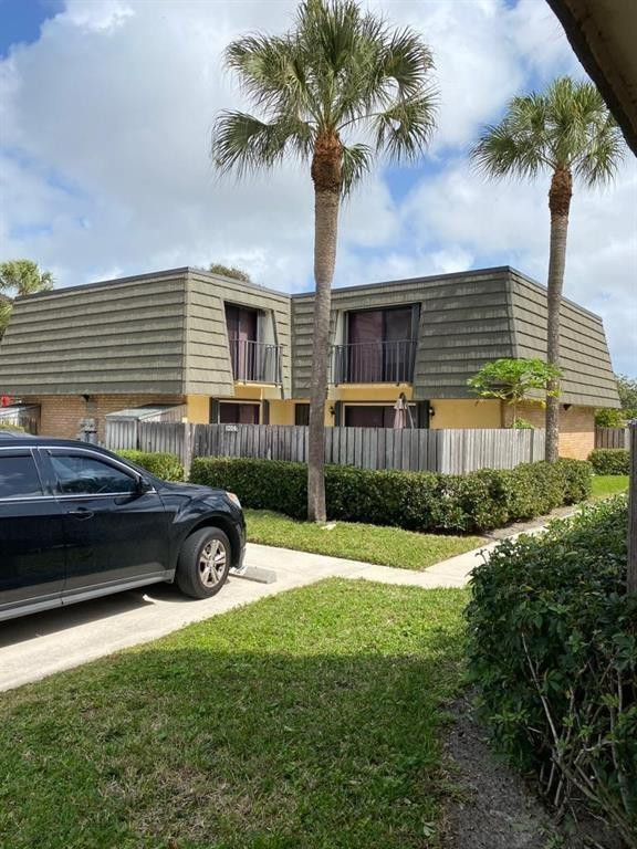 1204 12th Way Property Photo 1