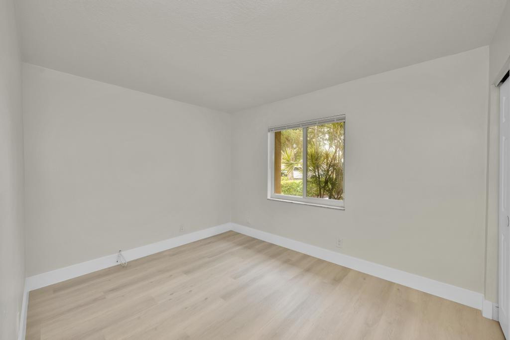 10835 Nw 45th Street Property Photo 11