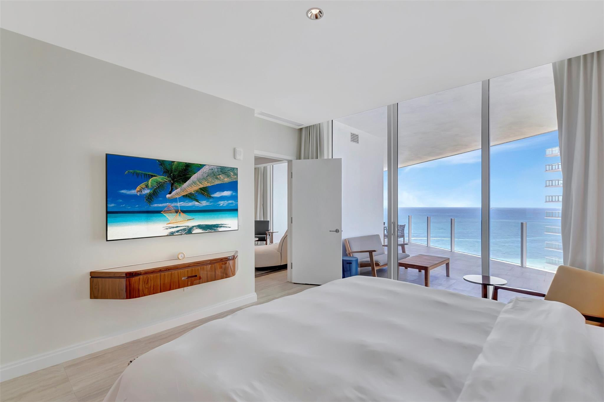 525 N Fort Lauderdale Beach Boulevard 1607 Property Photo 14