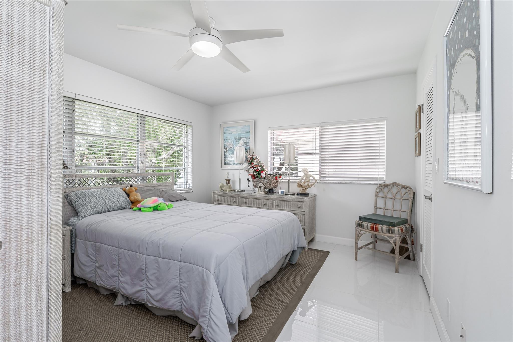 811 S Hollybrook Drive 301 Property Photo 4
