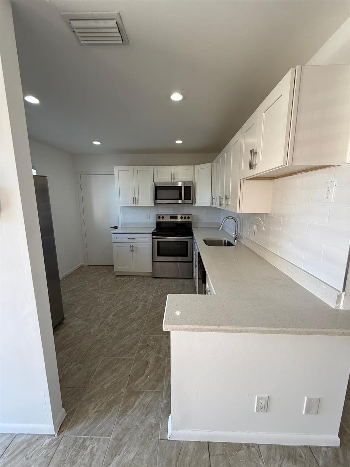 5595 Kimberton Way 5595 Property Photo 4