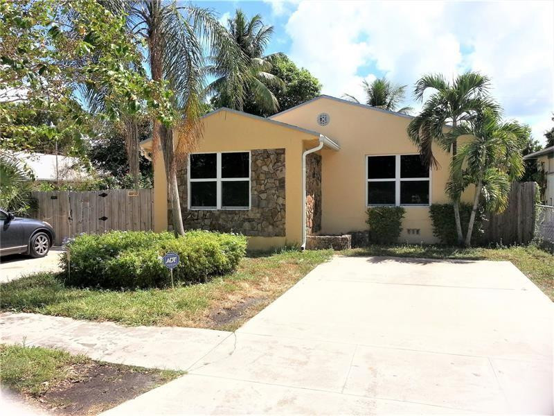 1123 N 17th Avenue Property Photo 1