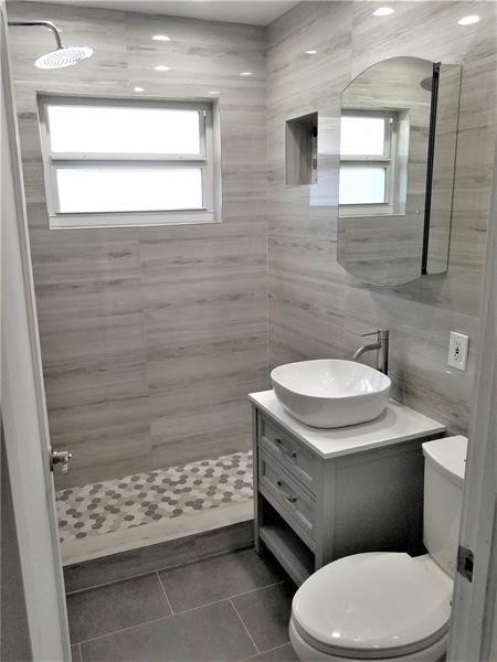 1123 N 17th Avenue Property Photo 14