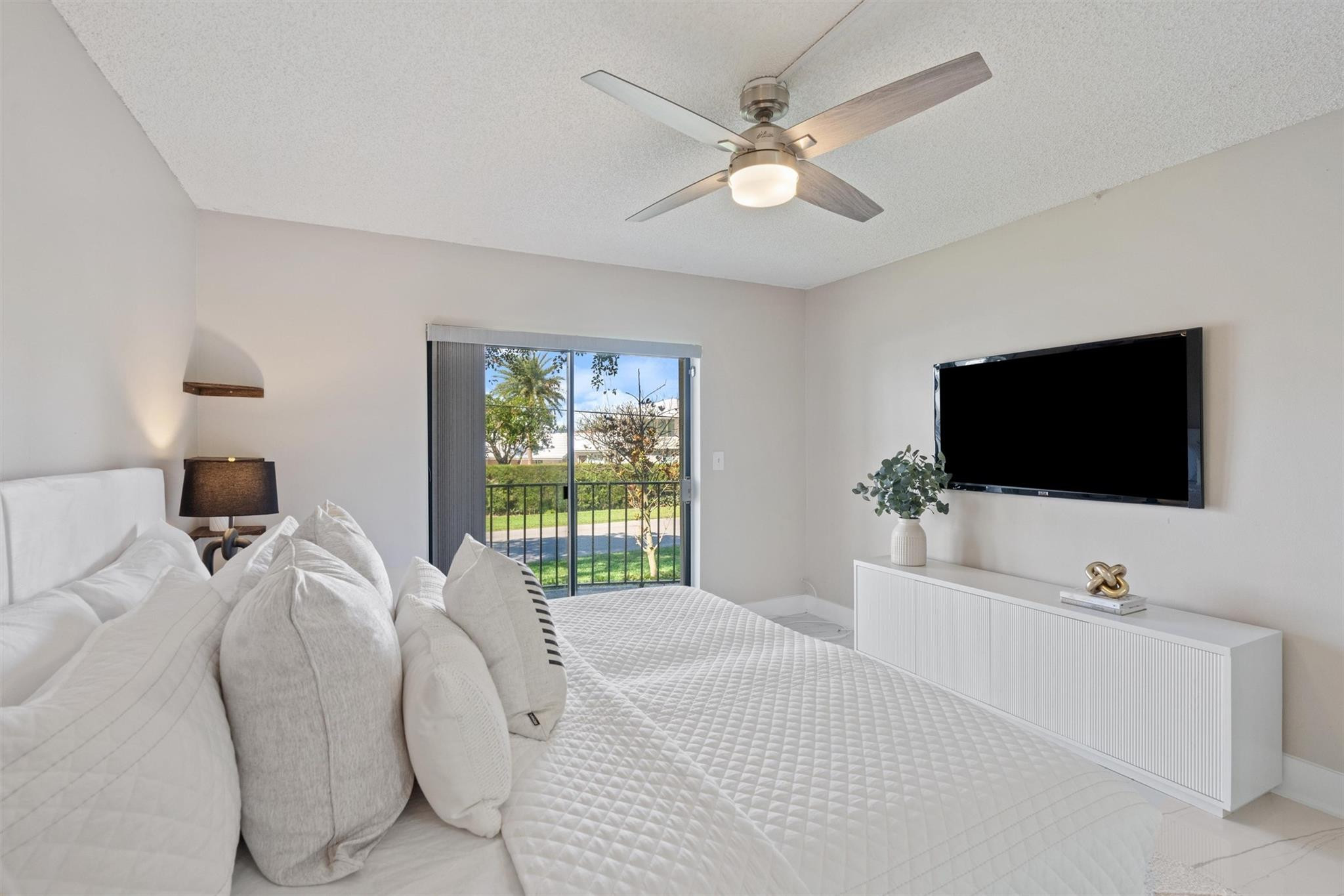 4013 N Ocean Drive 107 Property Photo 19