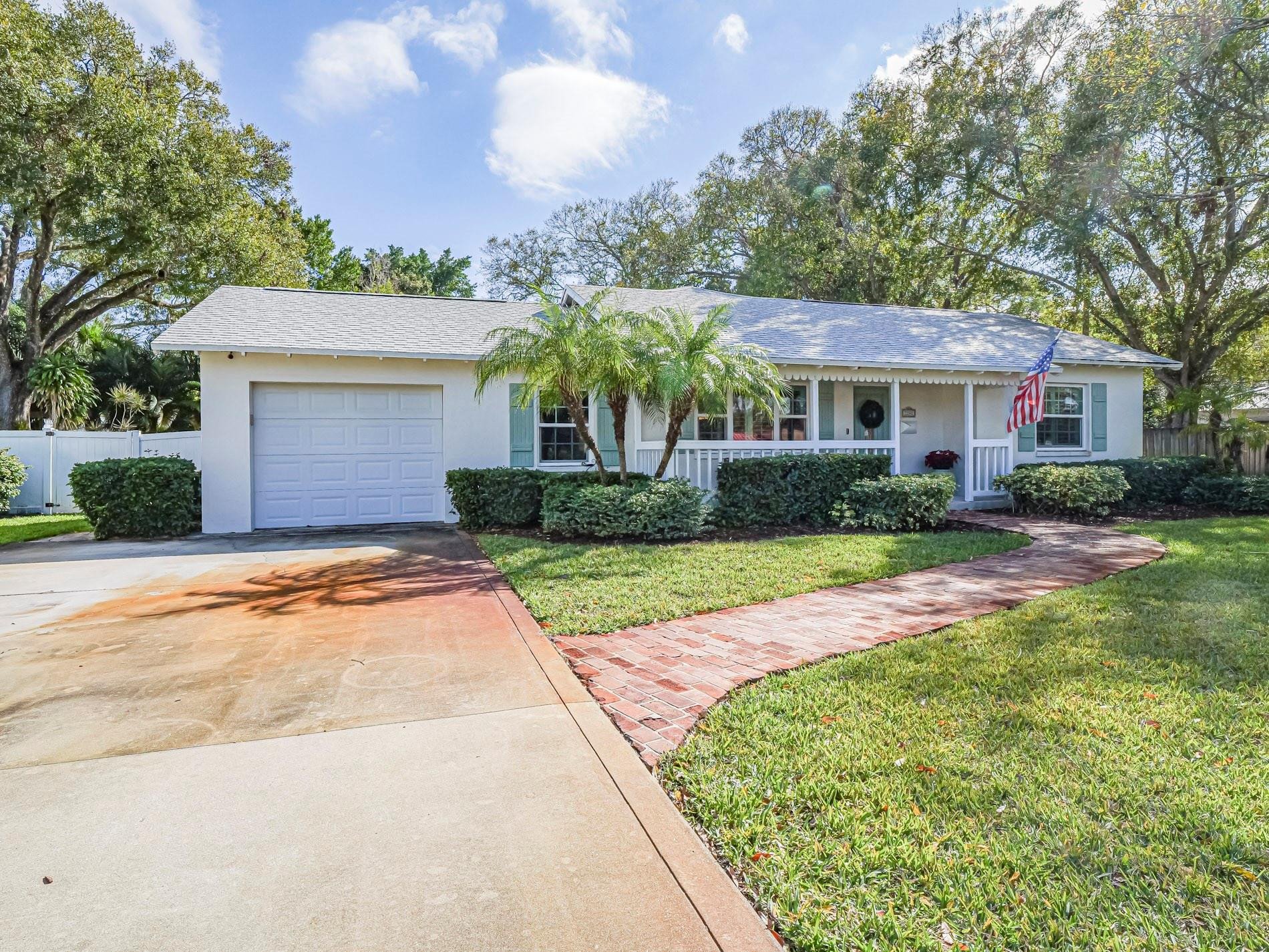 2180 Seville Avenue Property Photo 4