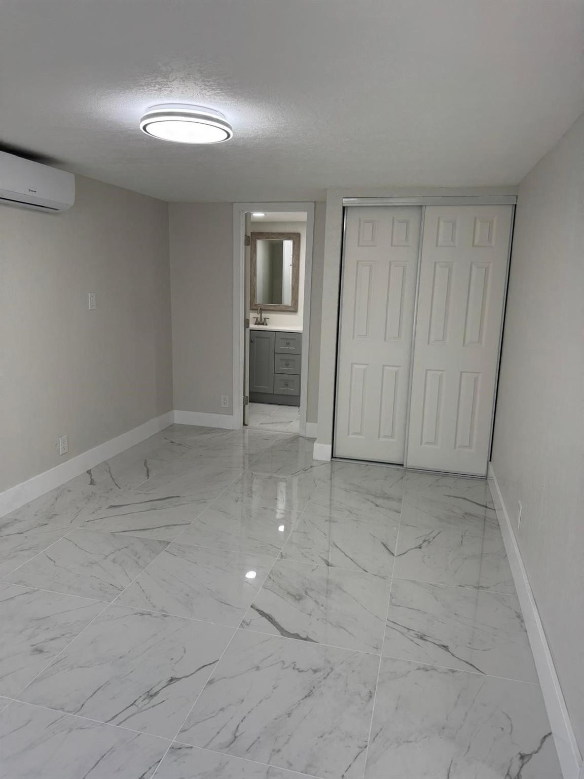 2423 Scott Street Property Photo 13