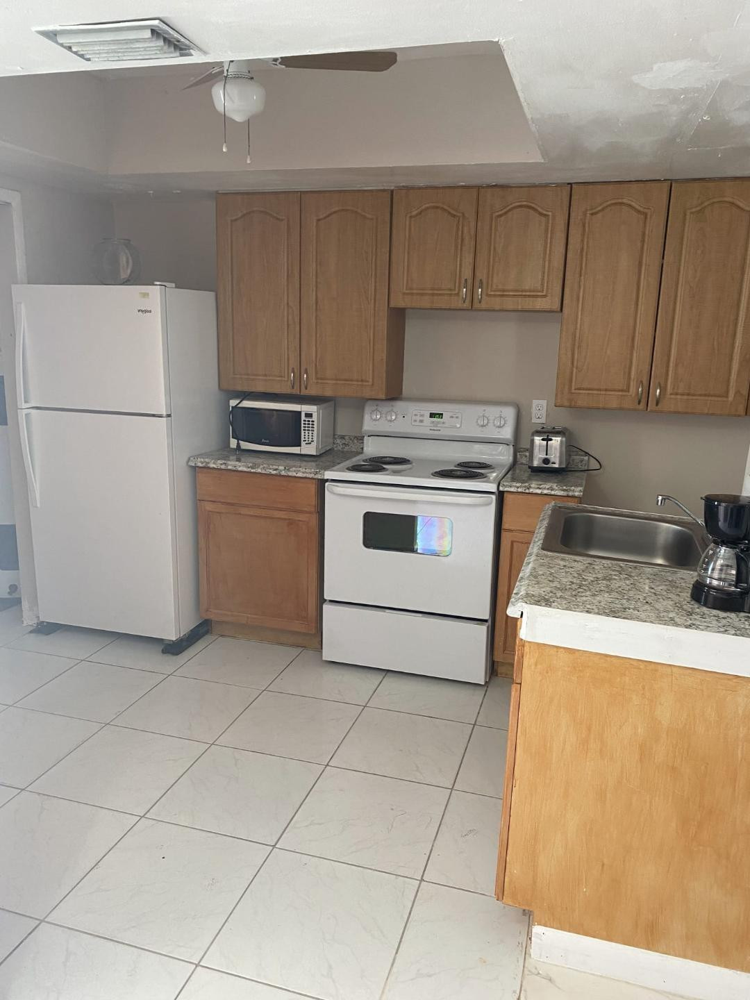 1110 S 29th Avenue Property Photo 3