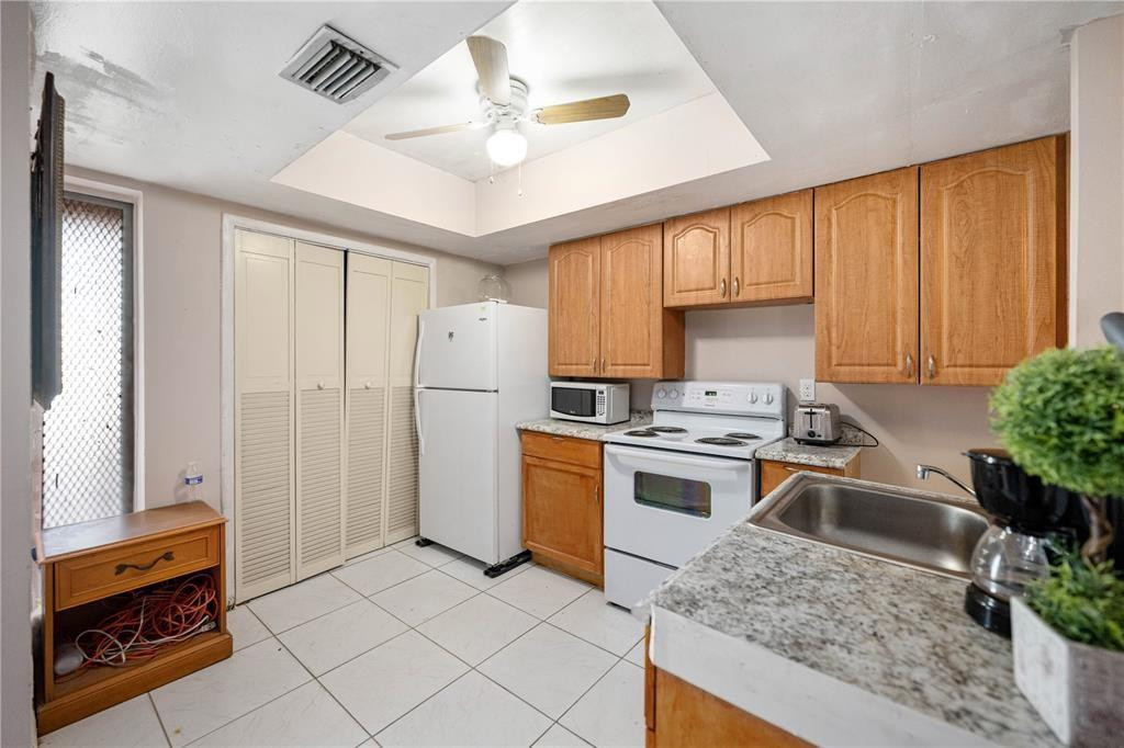 1110 S 29th Avenue Property Photo 16