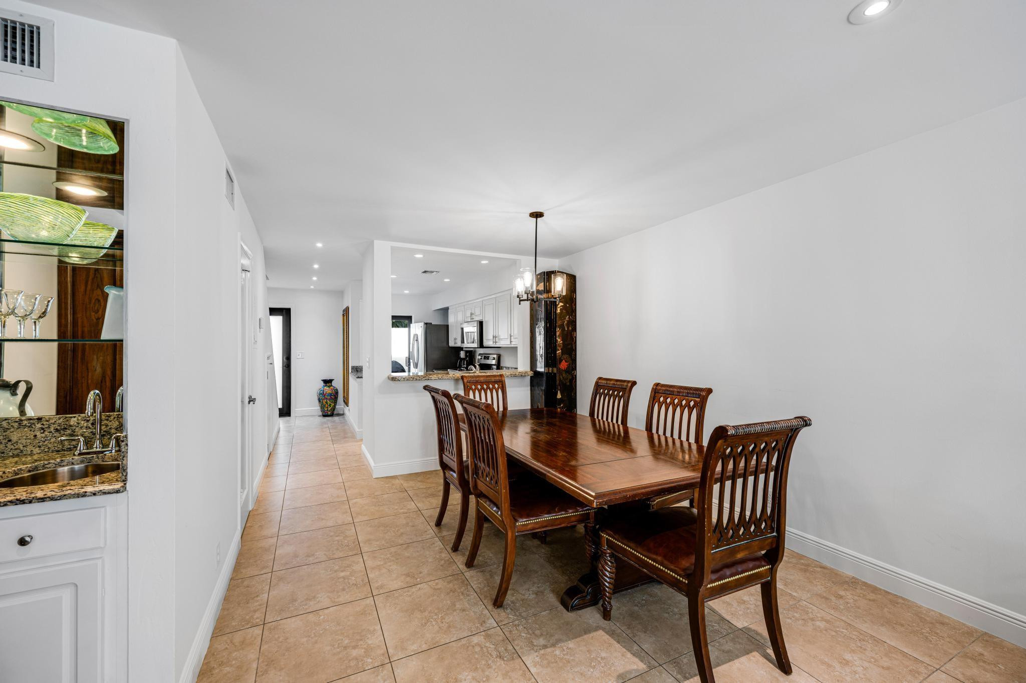 547 Ne 7th Avenue 3a Property Photo 8
