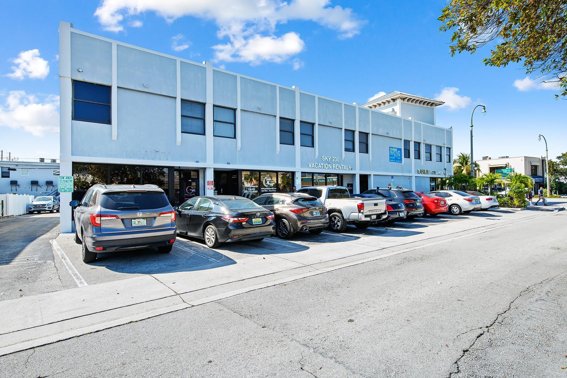 222 E Commercial Boulevard Property Photo 1