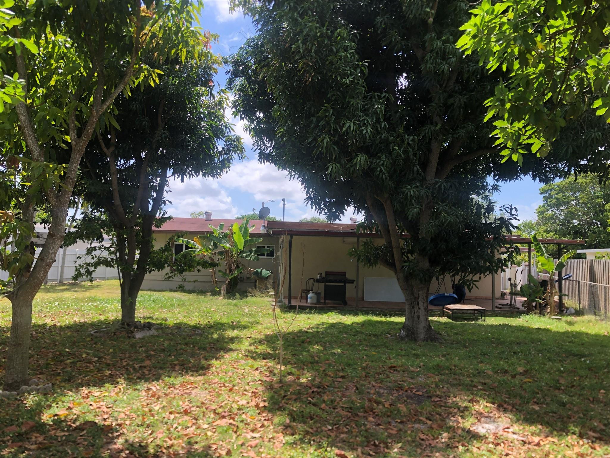 12975 Nw 18th Court Property Photo 9
