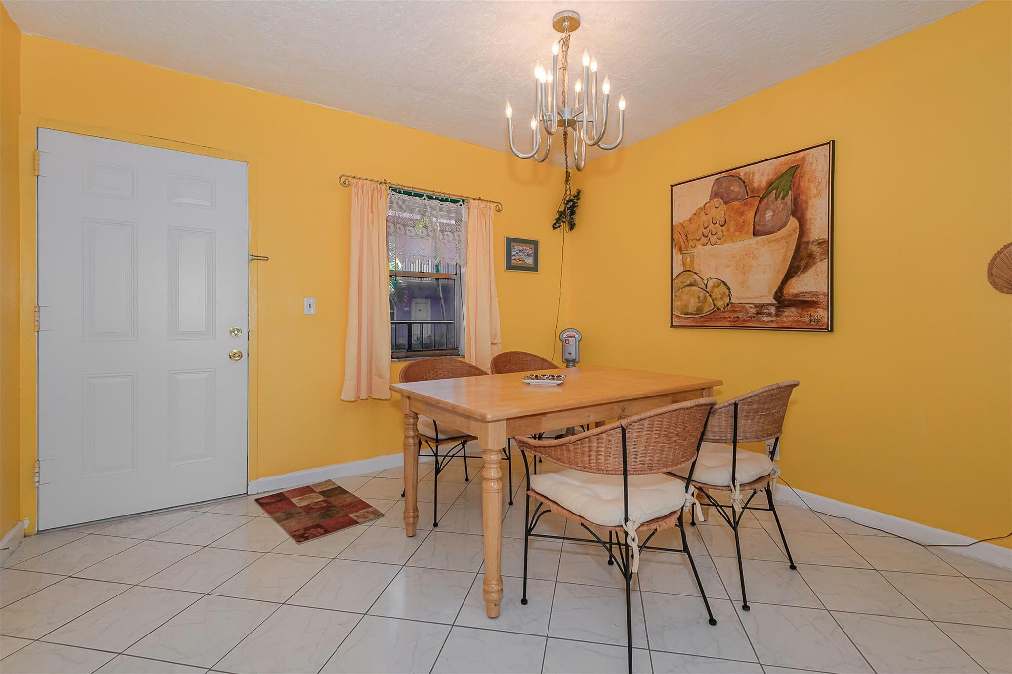 2861 Somerset Drive 317 Property Photo 3
