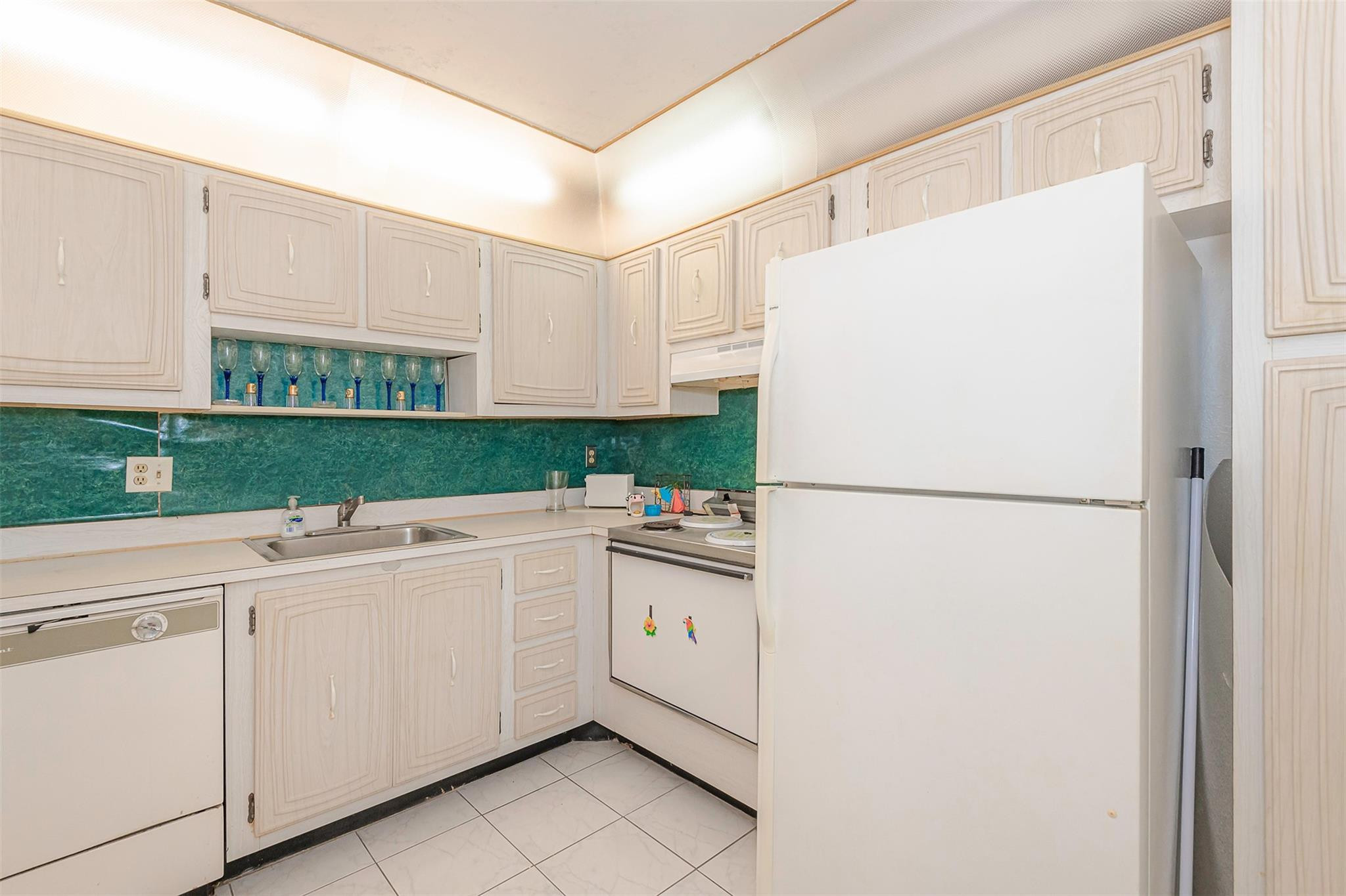 2861 Somerset Drive 317 Property Photo 26