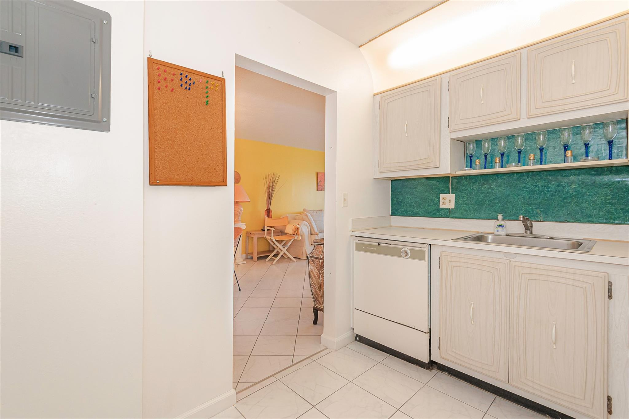 2861 Somerset Drive 317 Property Photo 28
