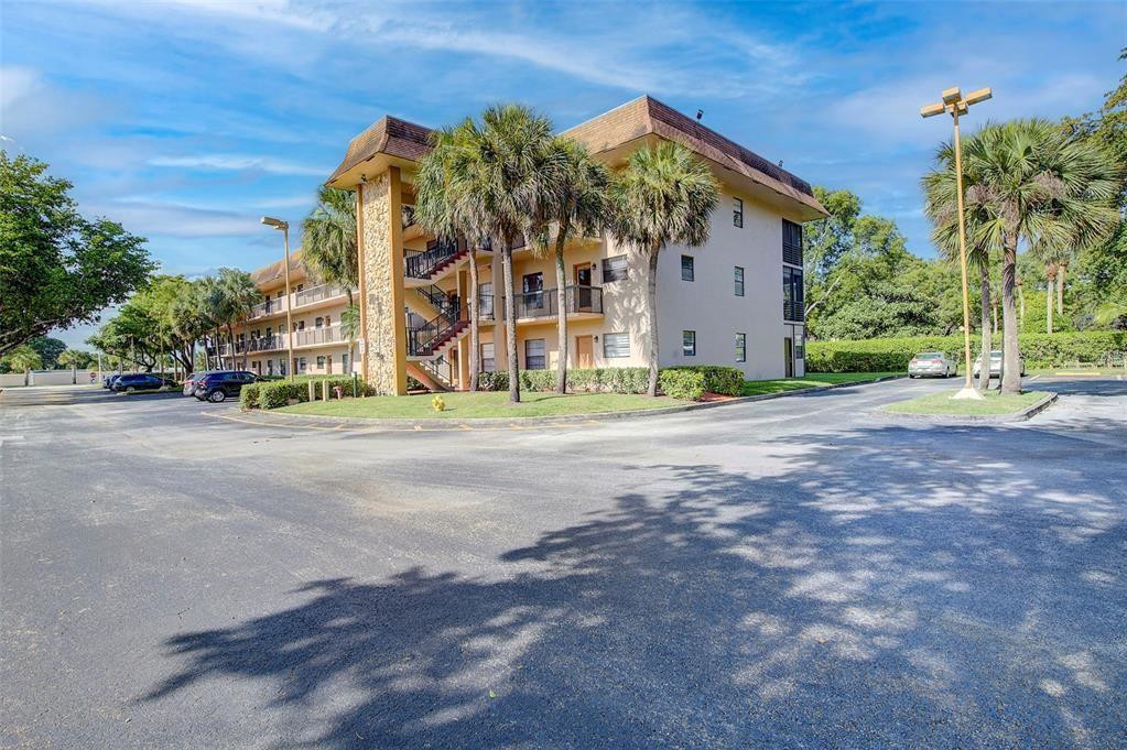 6095 N Sabal Palm Boulevard 212 Property Photo 2