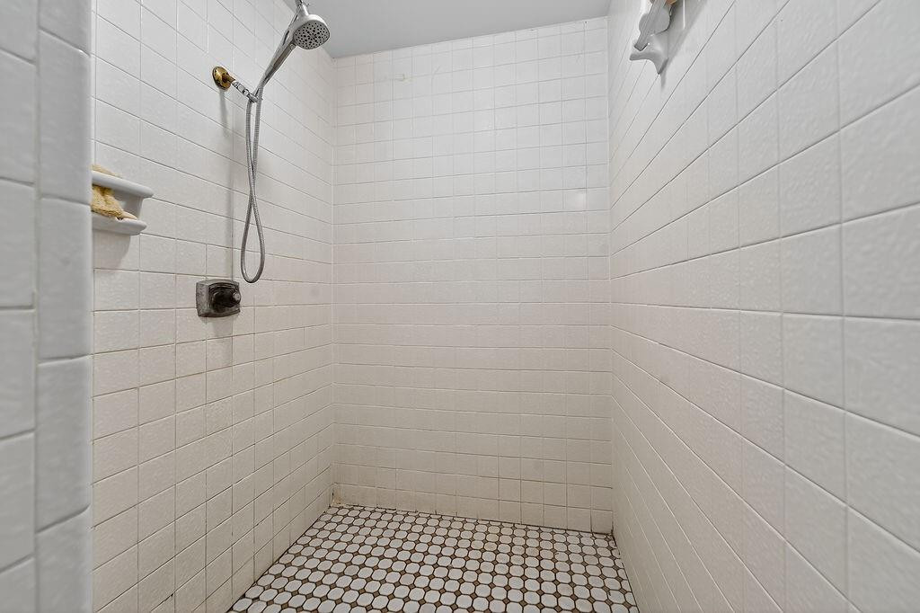 5240 20th Street Property Photo 25