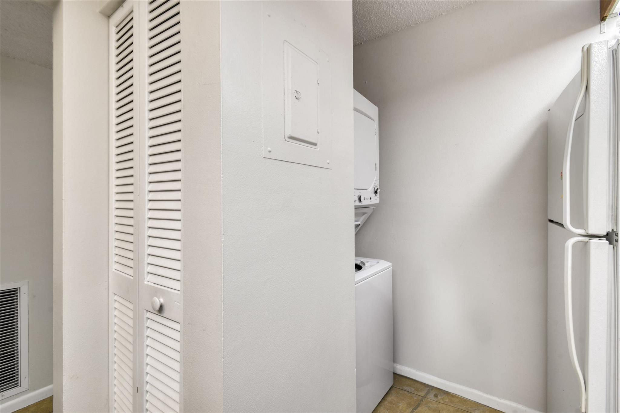 3402 Gardens Drive 14b Property Photo 7